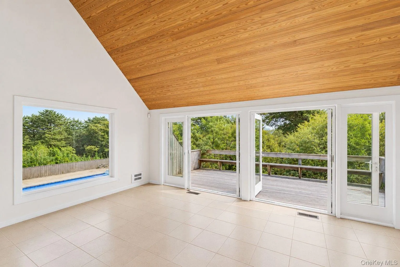 49 Gilberts Path, East Hampton, New York 11930