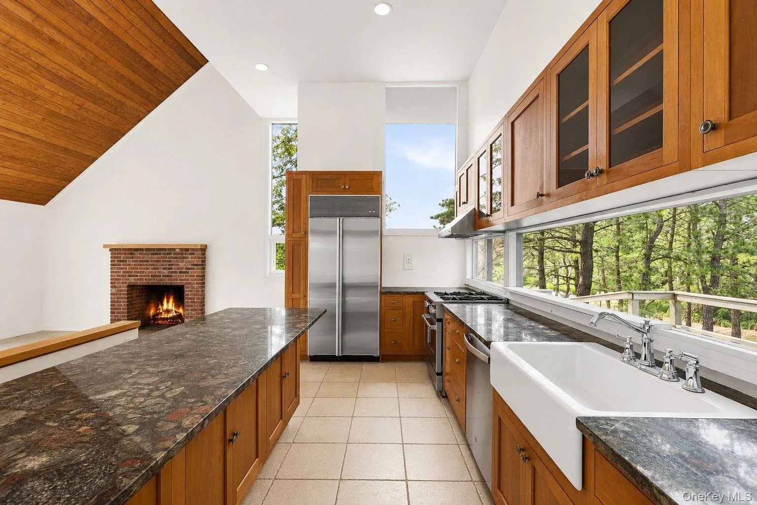 49 Gilberts Path, East Hampton, New York 11930
