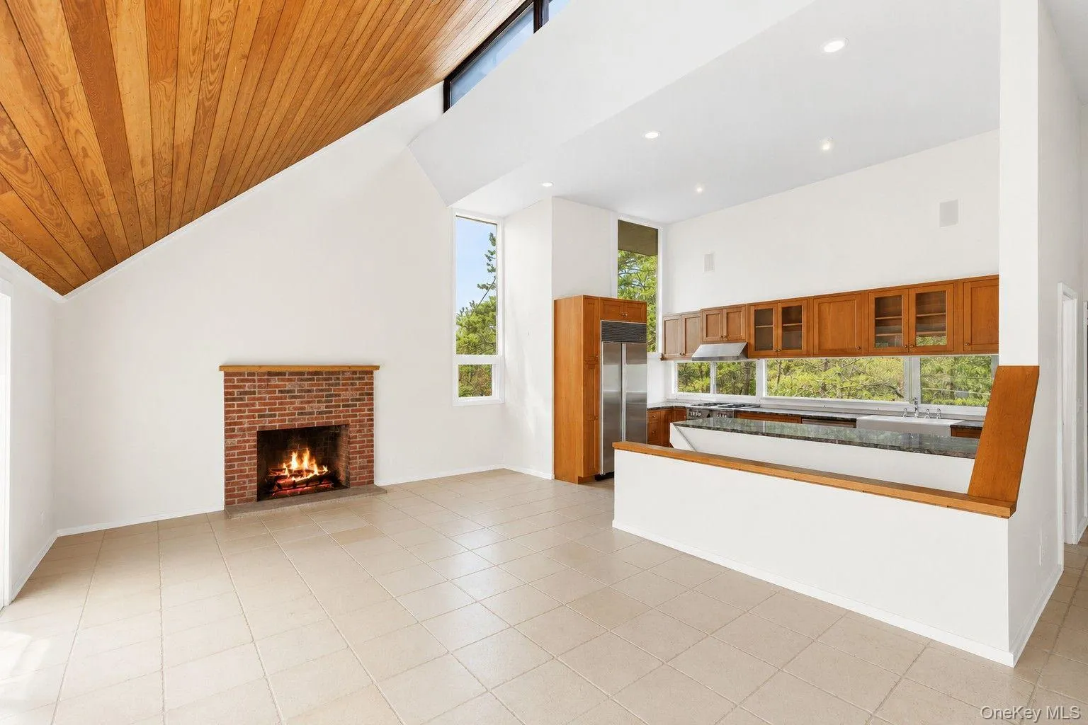 49 Gilberts Path, East Hampton, New York 11930