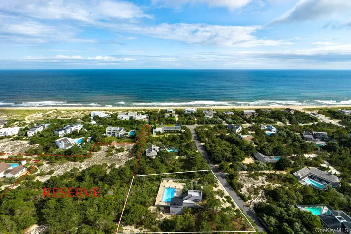 49 Gilberts Path, East Hampton, New York 11930