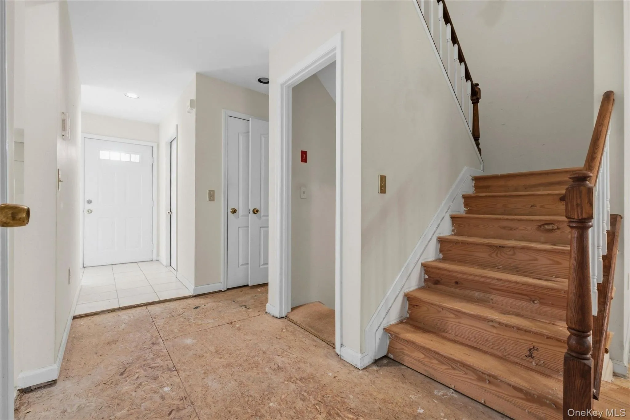 Entry, powder rm, garage access Entry, powder rm, garage access