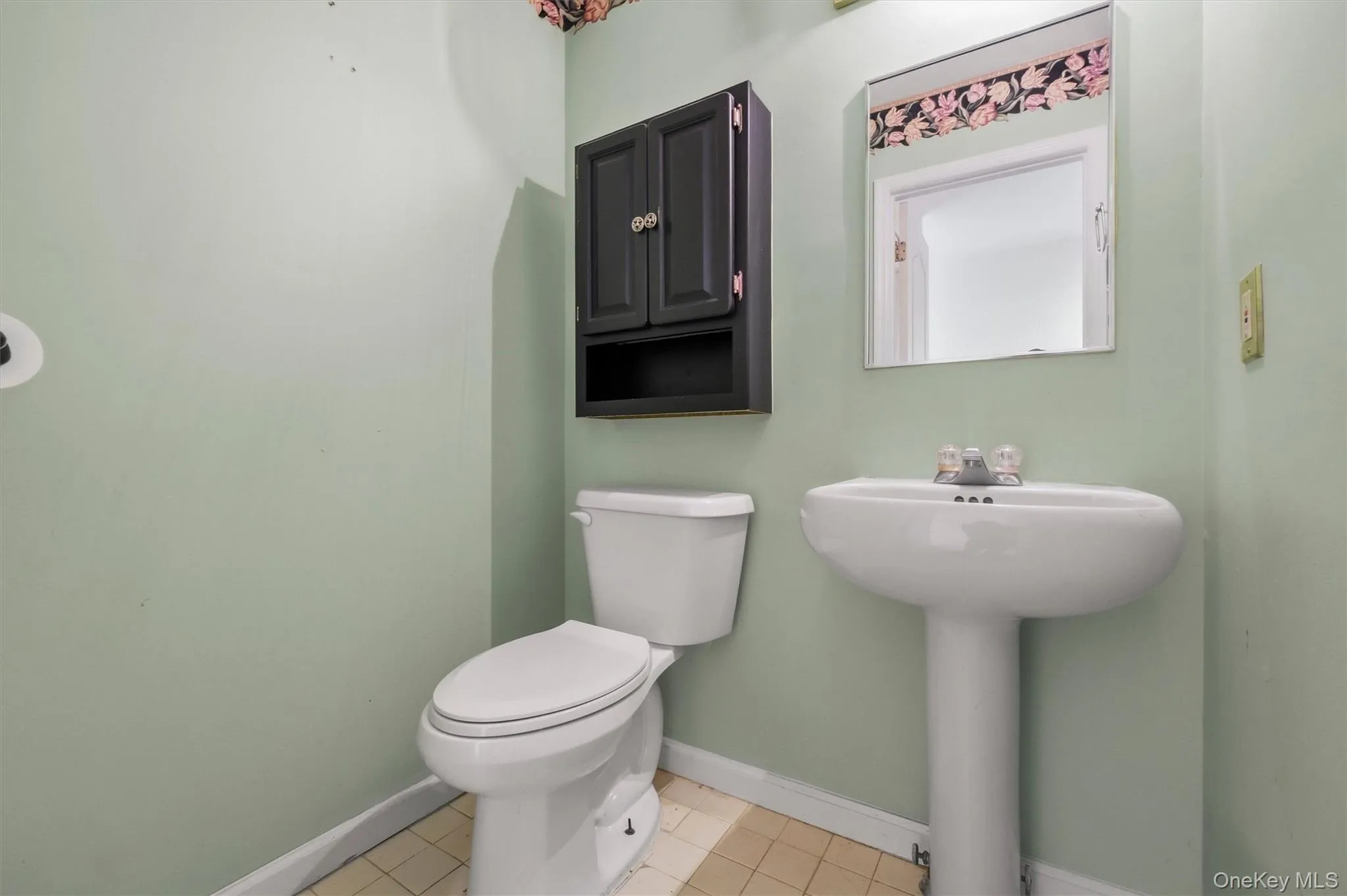 Powder room Powder room