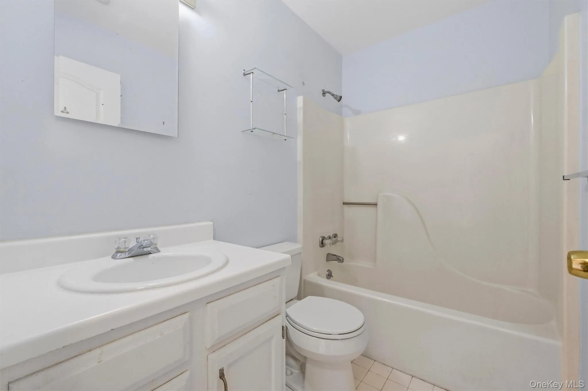 Hall bath on 2nd floor Hall bath on 2nd floor