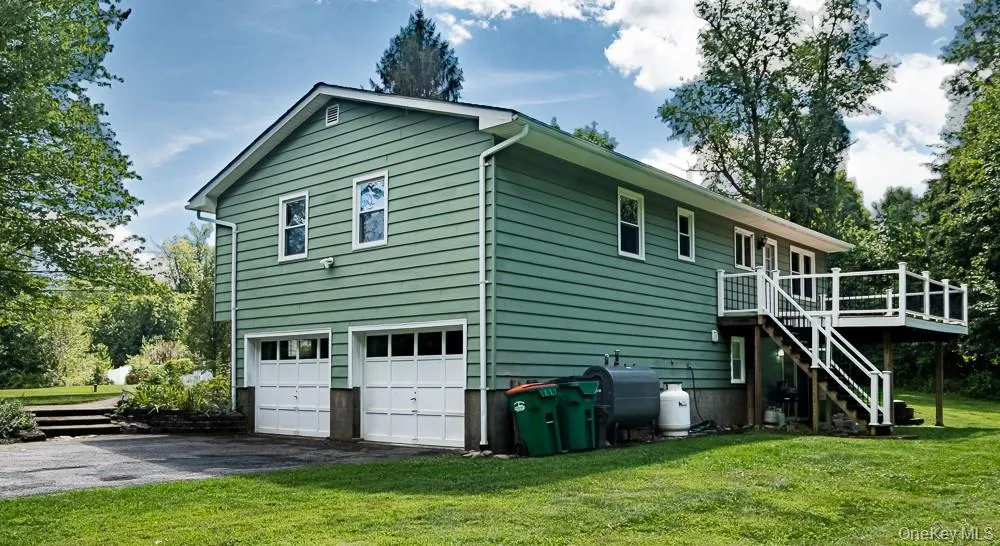 8 Caroline Drive, Wappinger, NY, 3 Bedrooms Bedrooms, 8 Rooms Rooms,2 BathroomsBathrooms,Residential,For Rent,Caroline,0,1048227 8 Caroline Drive, Wappinger, NY, 3 Bedrooms Bedrooms, 8 Rooms Rooms,2 BathroomsBathrooms,Residential,For Rent,Caroline,0,1048227