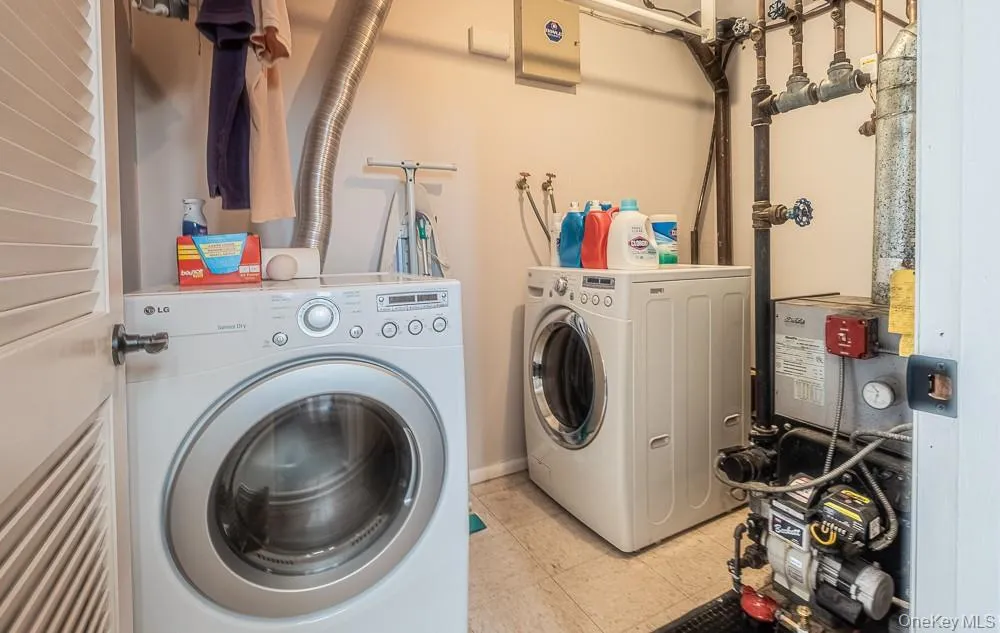 8 Caroline Drive, Wappinger, NY, 3 Bedrooms Bedrooms, 8 Rooms Rooms,2 BathroomsBathrooms,Residential,For Rent,Caroline,0,1048227 8 Caroline Drive, Wappinger, NY, 3 Bedrooms Bedrooms, 8 Rooms Rooms,2 BathroomsBathrooms,Residential,For Rent,Caroline,0,1048227