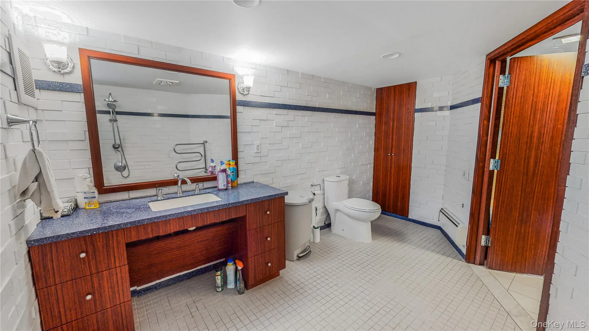 64-53 82nd Place, New York, NY, 3 Bedrooms Bedrooms, 6 Rooms Rooms,2 BathroomsBathrooms,Residential,For Rent,82nd,0,1048228 64-53 82nd Place, New York, NY, 3 Bedrooms Bedrooms, 6 Rooms Rooms,2 BathroomsBathrooms,Residential,For Rent,82nd,0,1048228