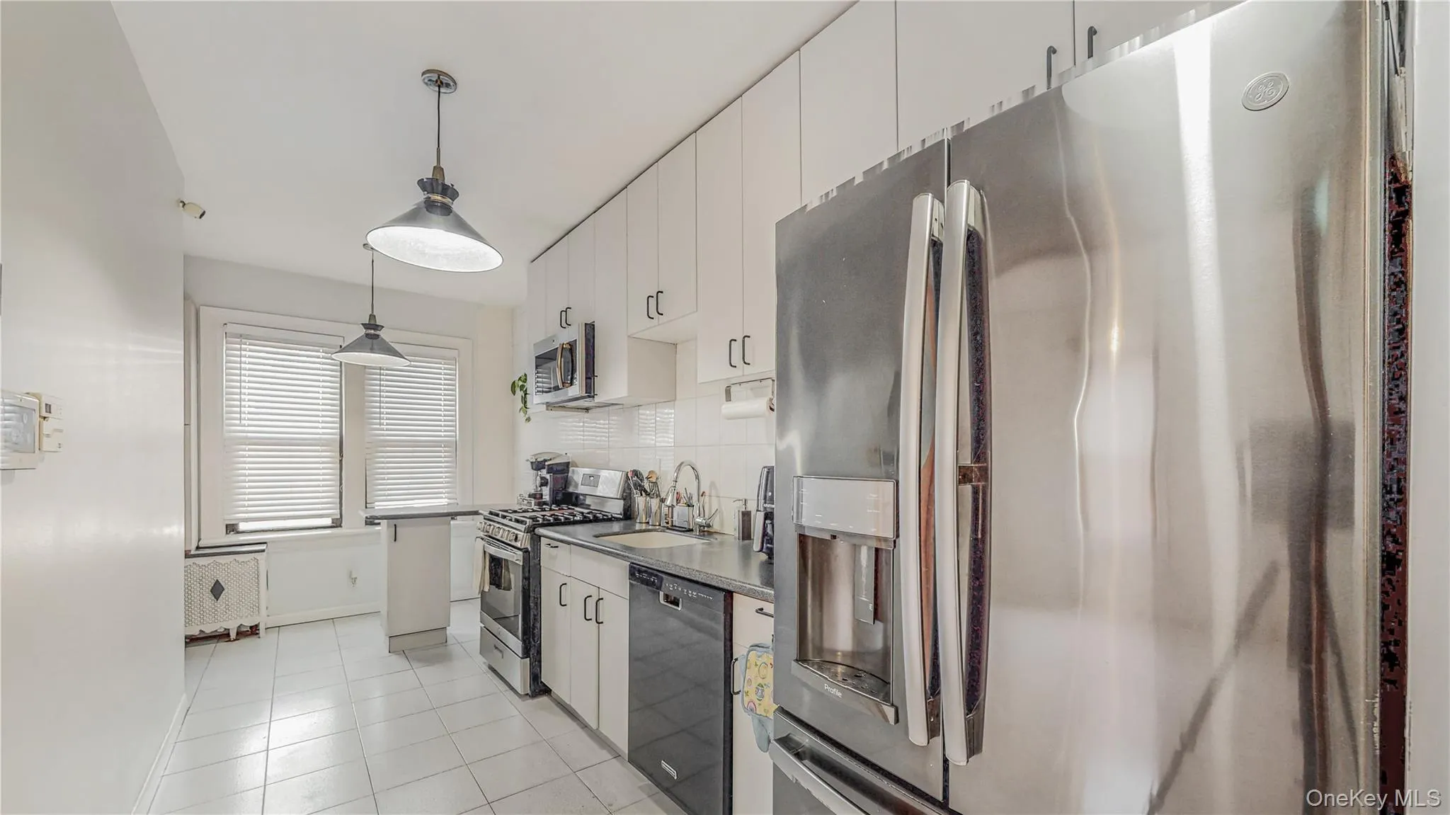 64-53 82nd Place, New York, NY, 3 Bedrooms Bedrooms, 6 Rooms Rooms,2 BathroomsBathrooms,Residential,For Rent,82nd,0,1048228 64-53 82nd Place, New York, NY, 3 Bedrooms Bedrooms, 6 Rooms Rooms,2 BathroomsBathrooms,Residential,For Rent,82nd,0,1048228