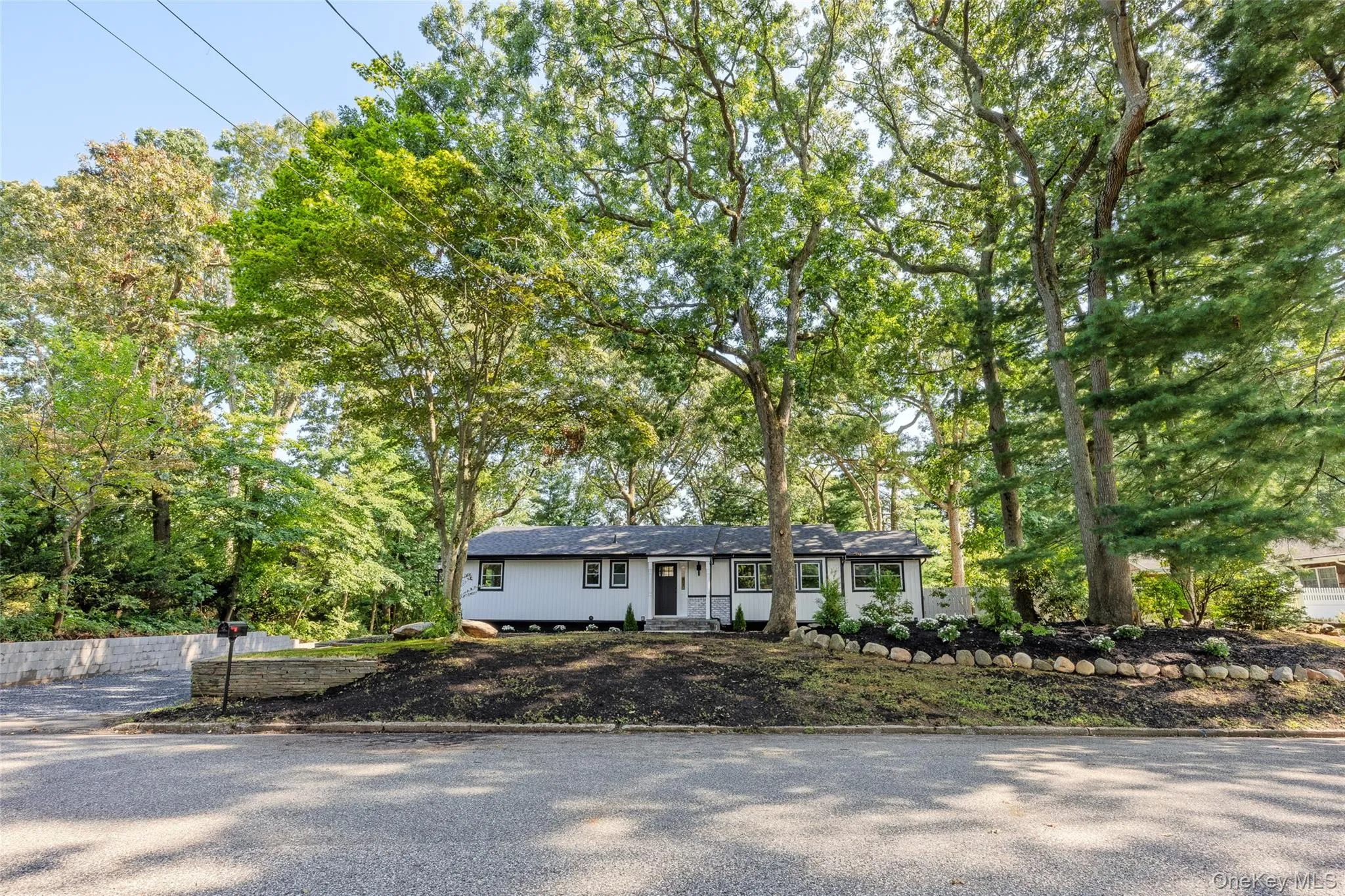 14 Camelot Lane, Brookhaven, NY, 4 Bedrooms Bedrooms, 9 Rooms Rooms,3 BathroomsBathrooms,Residential,For Rent,Camelot,0,1048233 14 Camelot Lane, Brookhaven, NY, 4 Bedrooms Bedrooms, 9 Rooms Rooms,3 BathroomsBathrooms,Residential,For Rent,Camelot,0,1048233