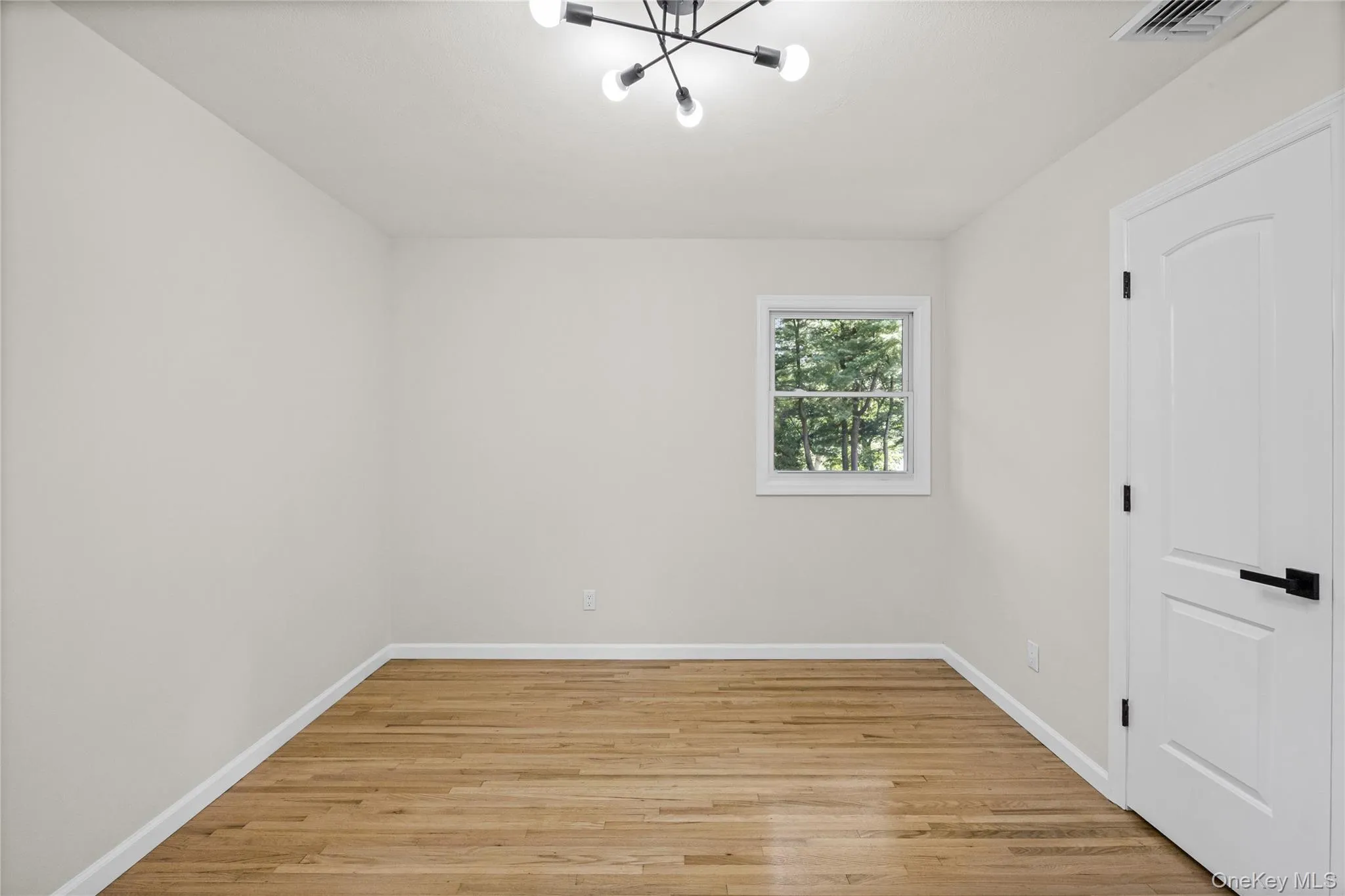 14 Camelot Lane, Brookhaven, NY, 4 Bedrooms Bedrooms, 9 Rooms Rooms,3 BathroomsBathrooms,Residential,For Rent,Camelot,0,1048233 14 Camelot Lane, Brookhaven, NY, 4 Bedrooms Bedrooms, 9 Rooms Rooms,3 BathroomsBathrooms,Residential,For Rent,Camelot,0,1048233