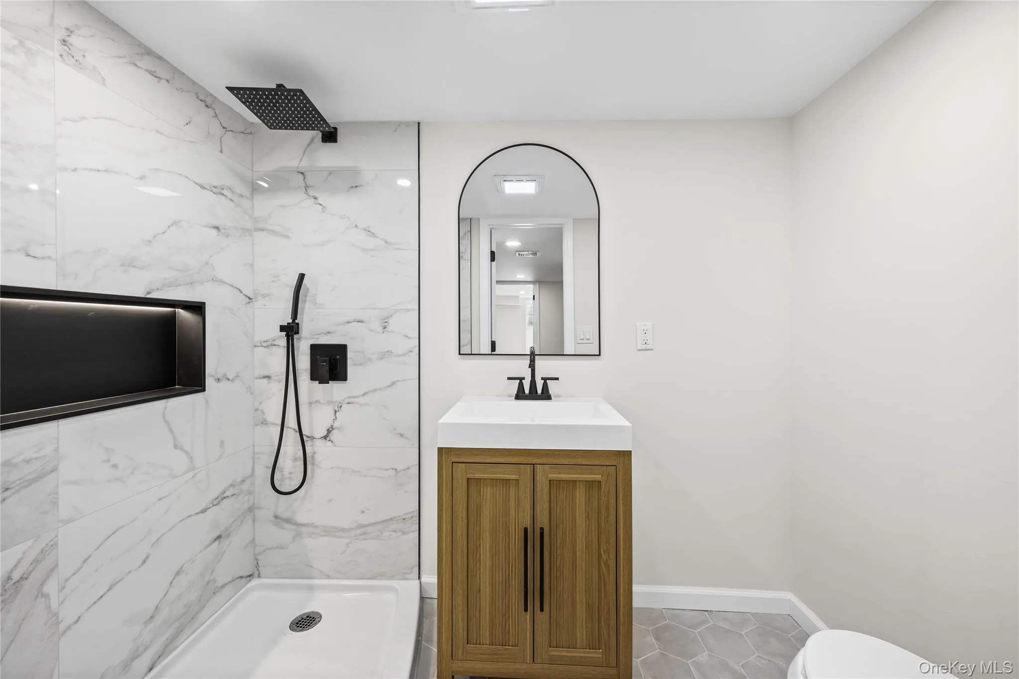 14 Camelot Lane, Brookhaven, NY, 4 Bedrooms Bedrooms, 9 Rooms Rooms,3 BathroomsBathrooms,Residential,For Rent,Camelot,0,1048233 14 Camelot Lane, Brookhaven, NY, 4 Bedrooms Bedrooms, 9 Rooms Rooms,3 BathroomsBathrooms,Residential,For Rent,Camelot,0,1048233