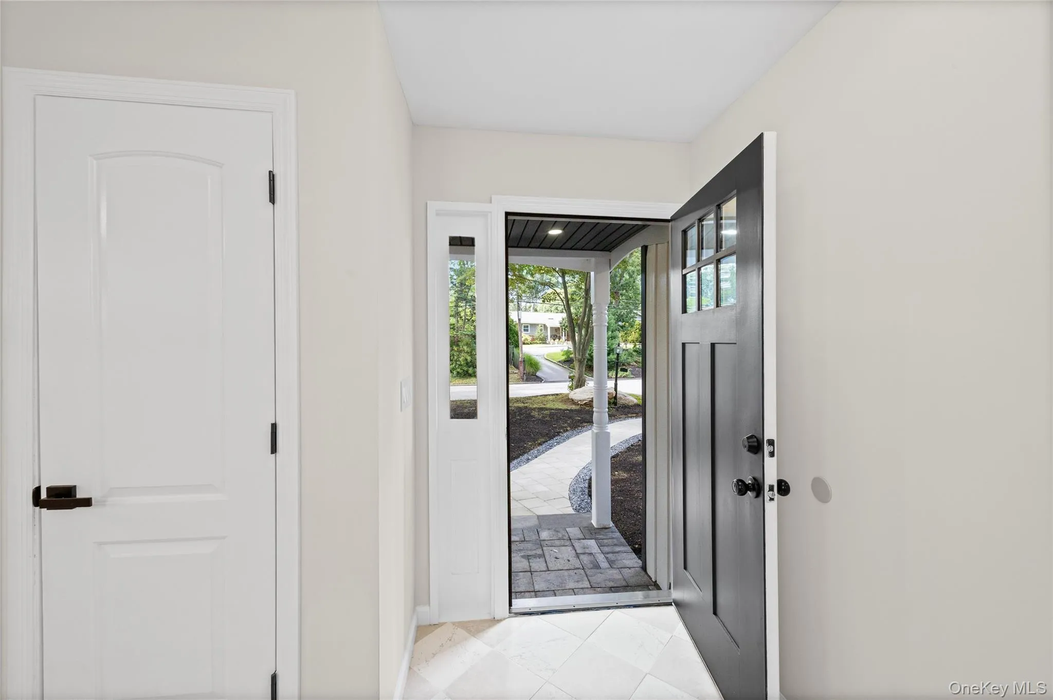 14 Camelot Lane, Brookhaven, NY, 4 Bedrooms Bedrooms, 9 Rooms Rooms,3 BathroomsBathrooms,Residential,For Rent,Camelot,0,1048233 14 Camelot Lane, Brookhaven, NY, 4 Bedrooms Bedrooms, 9 Rooms Rooms,3 BathroomsBathrooms,Residential,For Rent,Camelot,0,1048233