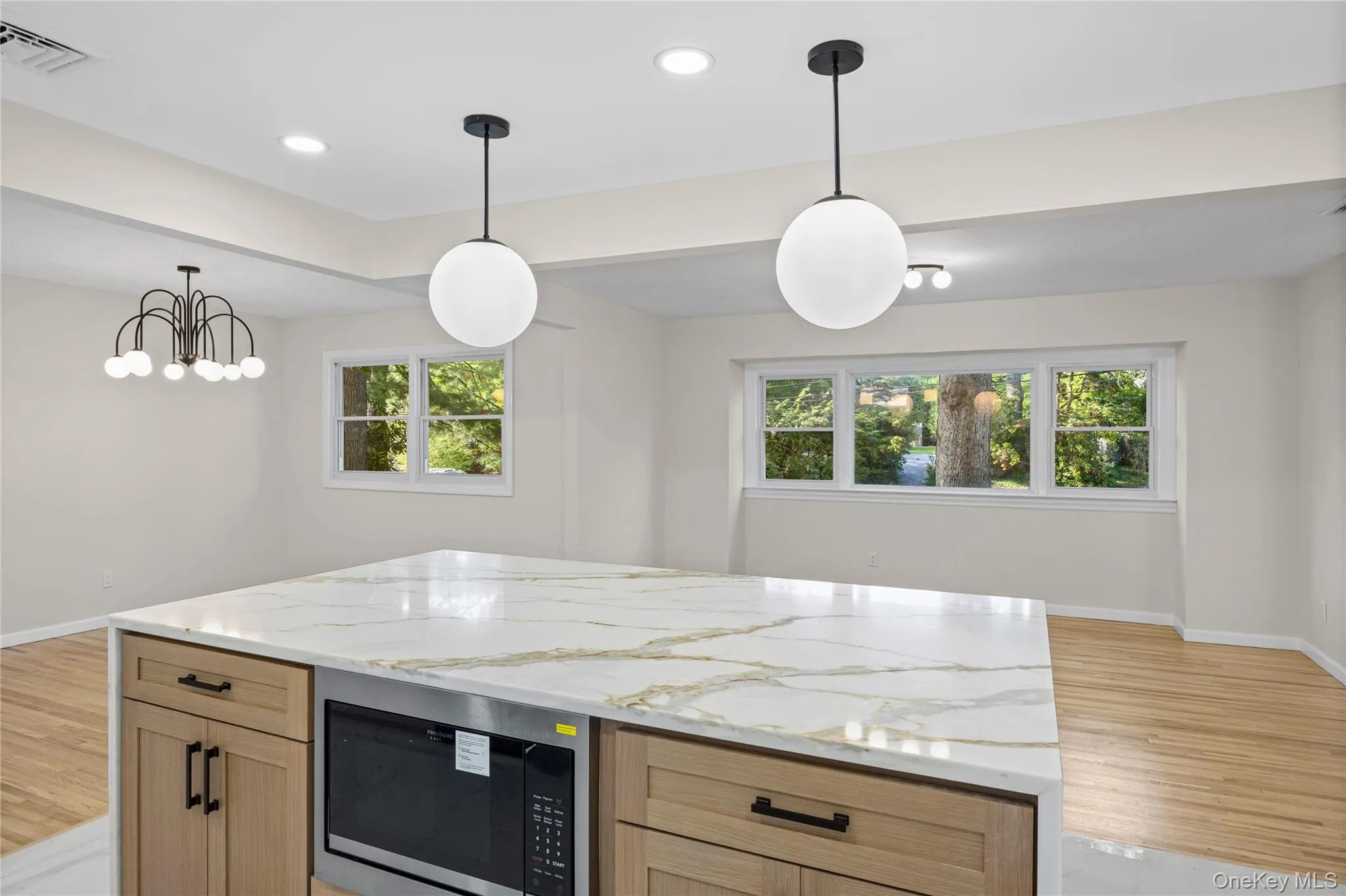 14 Camelot Lane, Brookhaven, NY, 4 Bedrooms Bedrooms, 9 Rooms Rooms,3 BathroomsBathrooms,Residential,For Rent,Camelot,0,1048233 14 Camelot Lane, Brookhaven, NY, 4 Bedrooms Bedrooms, 9 Rooms Rooms,3 BathroomsBathrooms,Residential,For Rent,Camelot,0,1048233