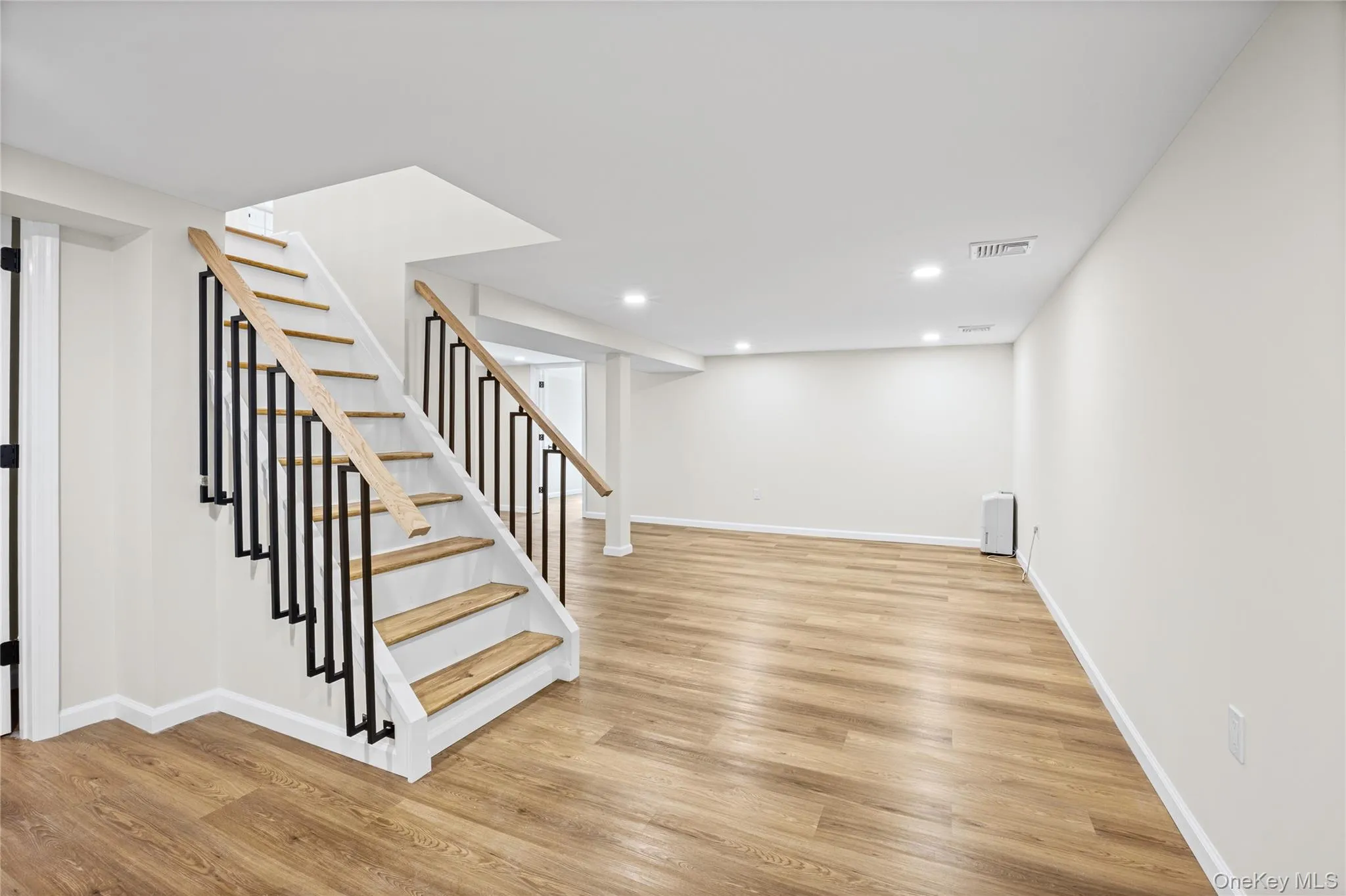 14 Camelot Lane, Brookhaven, NY, 4 Bedrooms Bedrooms, 9 Rooms Rooms,3 BathroomsBathrooms,Residential,For Rent,Camelot,0,1048233 14 Camelot Lane, Brookhaven, NY, 4 Bedrooms Bedrooms, 9 Rooms Rooms,3 BathroomsBathrooms,Residential,For Rent,Camelot,0,1048233