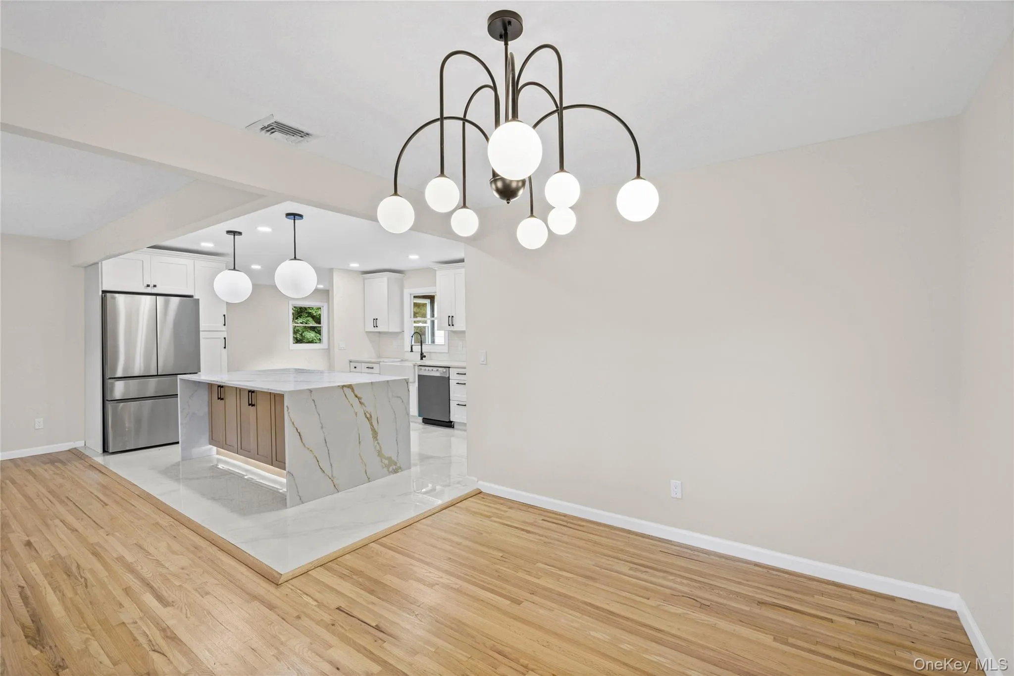 14 Camelot Lane, Brookhaven, NY, 4 Bedrooms Bedrooms, 9 Rooms Rooms,3 BathroomsBathrooms,Residential,For Rent,Camelot,0,1048233 14 Camelot Lane, Brookhaven, NY, 4 Bedrooms Bedrooms, 9 Rooms Rooms,3 BathroomsBathrooms,Residential,For Rent,Camelot,0,1048233