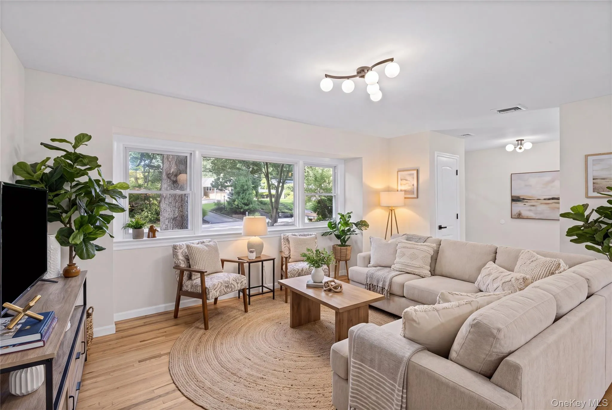 14 Camelot Lane, Brookhaven, NY, 4 Bedrooms Bedrooms, 9 Rooms Rooms,3 BathroomsBathrooms,Residential,For Rent,Camelot,0,1048233 14 Camelot Lane, Brookhaven, NY, 4 Bedrooms Bedrooms, 9 Rooms Rooms,3 BathroomsBathrooms,Residential,For Rent,Camelot,0,1048233