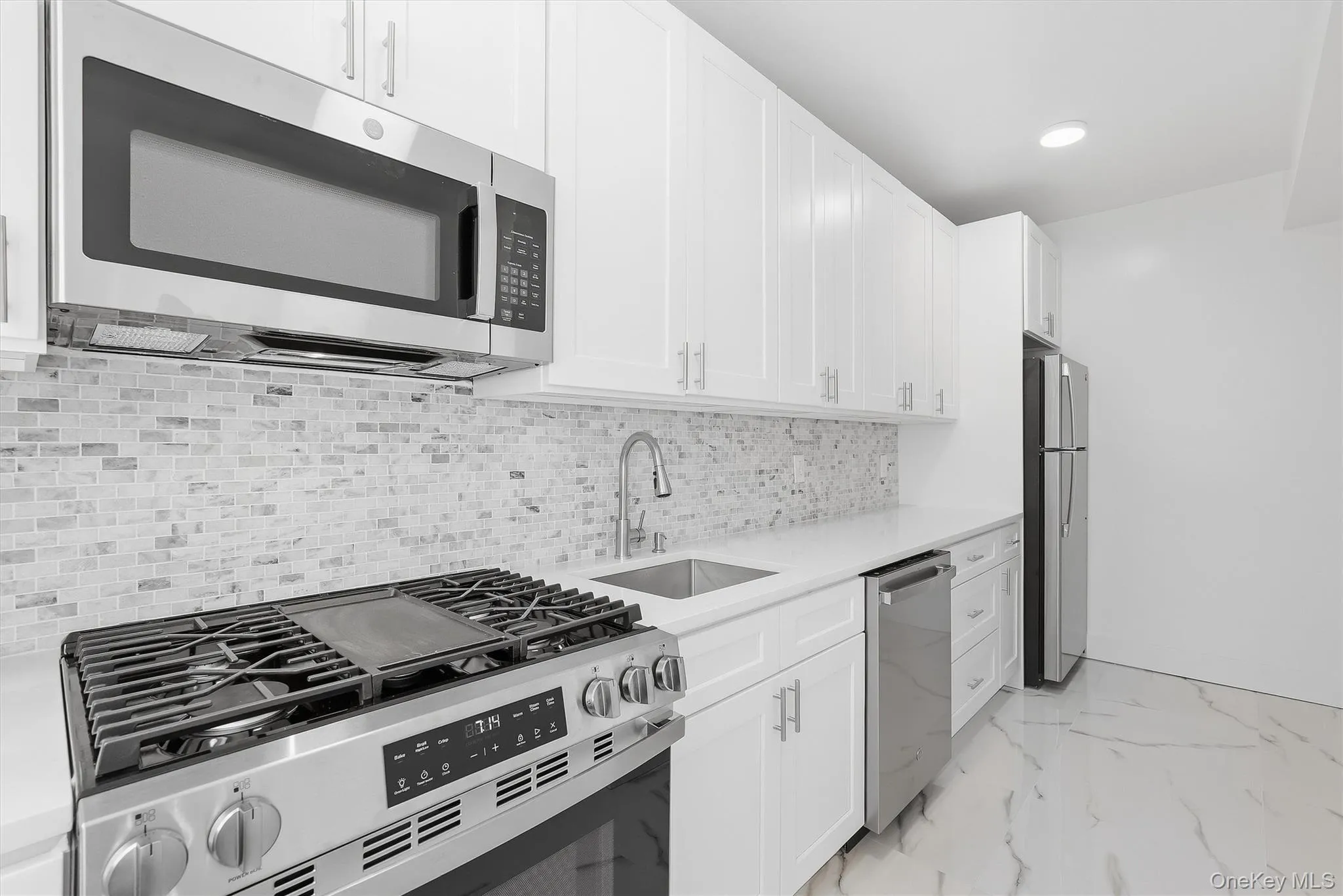 220 Pelham Road, New Rochelle, NY, 1 Bedroom Bedrooms, 3 Rooms Rooms,1 BathroomBathrooms,Residential Lease,For Rent,Pelham,0,1048246 220 Pelham Road, New Rochelle, NY, 1 Bedroom Bedrooms, 3 Rooms Rooms,1 BathroomBathrooms,Residential Lease,For Rent,Pelham,0,1048246