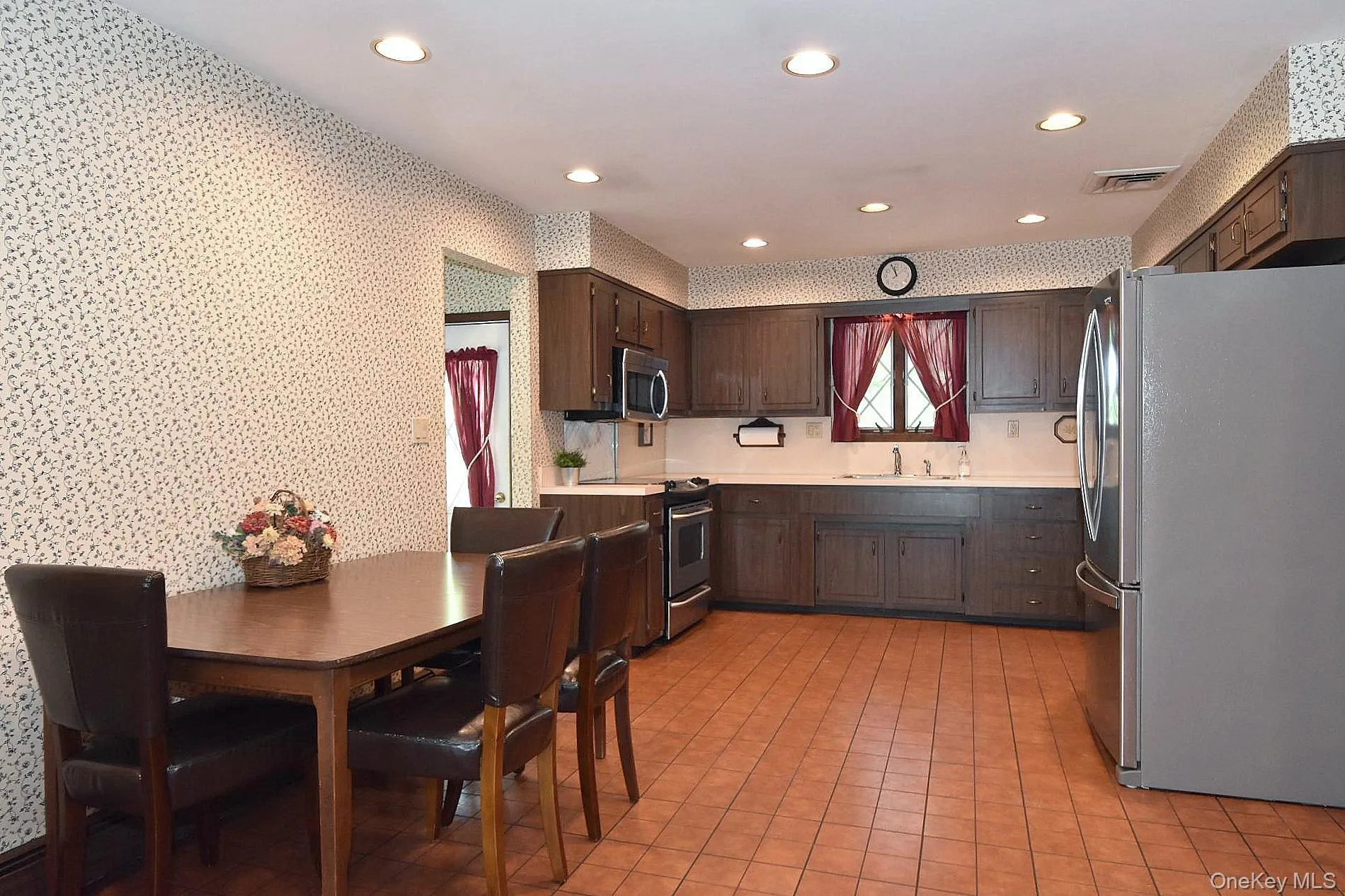 11 Whig Court, Islip, NY, 3 Bedrooms Bedrooms, 6 Rooms Rooms,1 BathroomBathrooms,Residential,For Rent,Whig,0,1048248 11 Whig Court, Islip, NY, 3 Bedrooms Bedrooms, 6 Rooms Rooms,1 BathroomBathrooms,Residential,For Rent,Whig,0,1048248