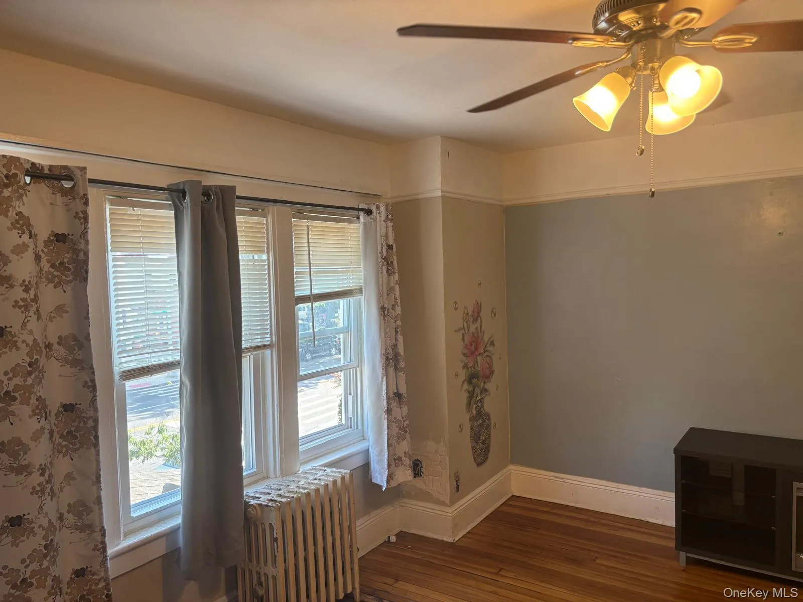 121-13 Hillside Avenue, New York, NY, 4 Bedrooms Bedrooms, 8 Rooms Rooms,1 BathroomBathrooms,Residential,For Rent,Hillside,0,1048250 121-13 Hillside Avenue, New York, NY, 4 Bedrooms Bedrooms, 8 Rooms Rooms,1 BathroomBathrooms,Residential,For Rent,Hillside,0,1048250