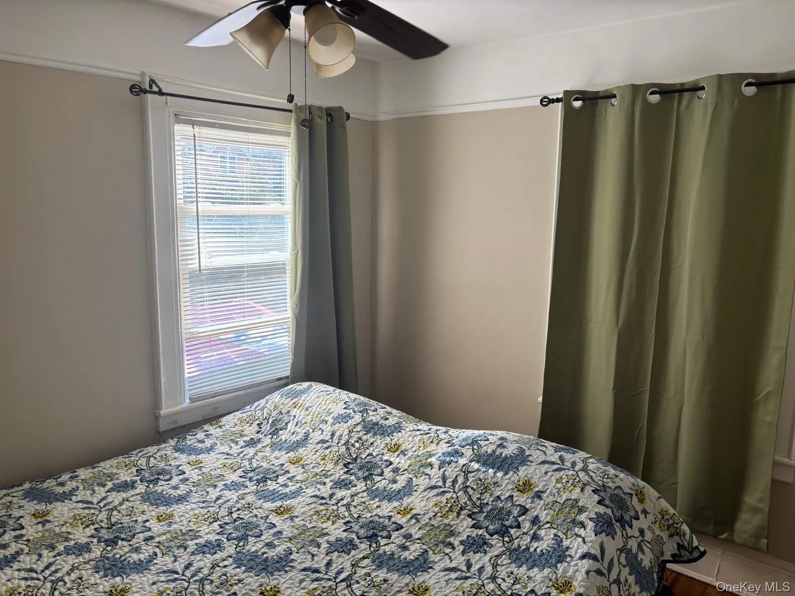 121-13 Hillside Avenue, New York, NY, 4 Bedrooms Bedrooms, 8 Rooms Rooms,1 BathroomBathrooms,Residential,For Rent,Hillside,0,1048250 121-13 Hillside Avenue, New York, NY, 4 Bedrooms Bedrooms, 8 Rooms Rooms,1 BathroomBathrooms,Residential,For Rent,Hillside,0,1048250