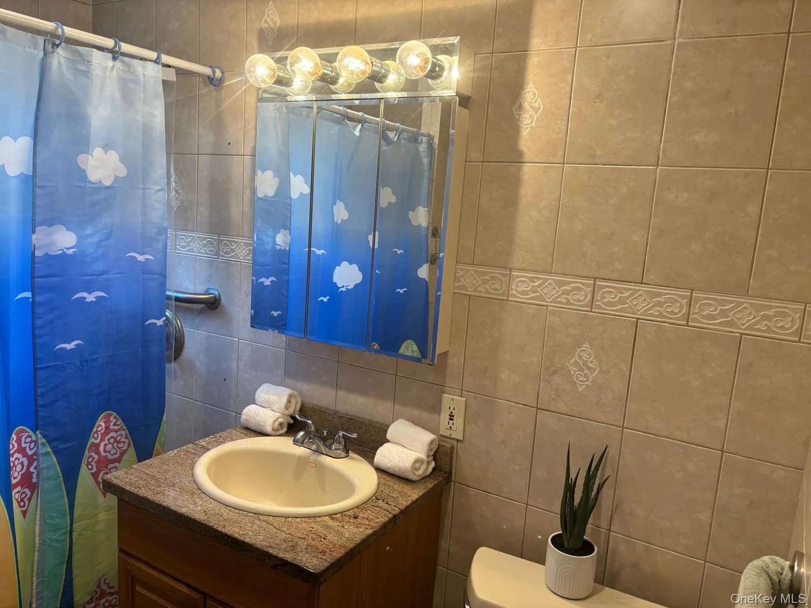 121-13 Hillside Avenue, New York, NY, 4 Bedrooms Bedrooms, 8 Rooms Rooms,1 BathroomBathrooms,Residential,For Rent,Hillside,0,1048250 121-13 Hillside Avenue, New York, NY, 4 Bedrooms Bedrooms, 8 Rooms Rooms,1 BathroomBathrooms,Residential,For Rent,Hillside,0,1048250