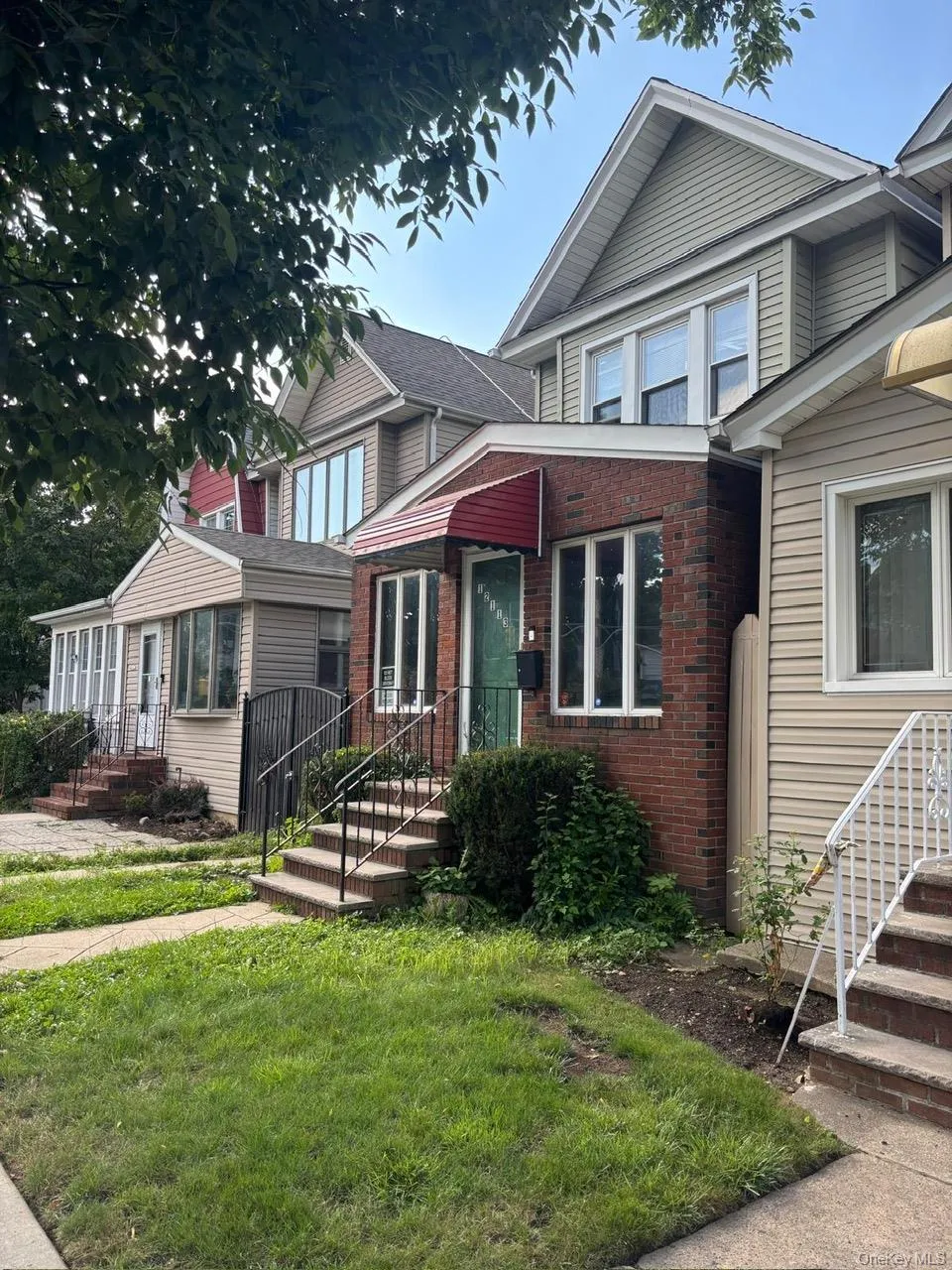 121-13 Hillside Avenue, New York, NY, 4 Bedrooms Bedrooms, 8 Rooms Rooms,1 BathroomBathrooms,Residential,For Rent,Hillside,0,1048250 121-13 Hillside Avenue, New York, NY, 4 Bedrooms Bedrooms, 8 Rooms Rooms,1 BathroomBathrooms,Residential,For Rent,Hillside,0,1048250