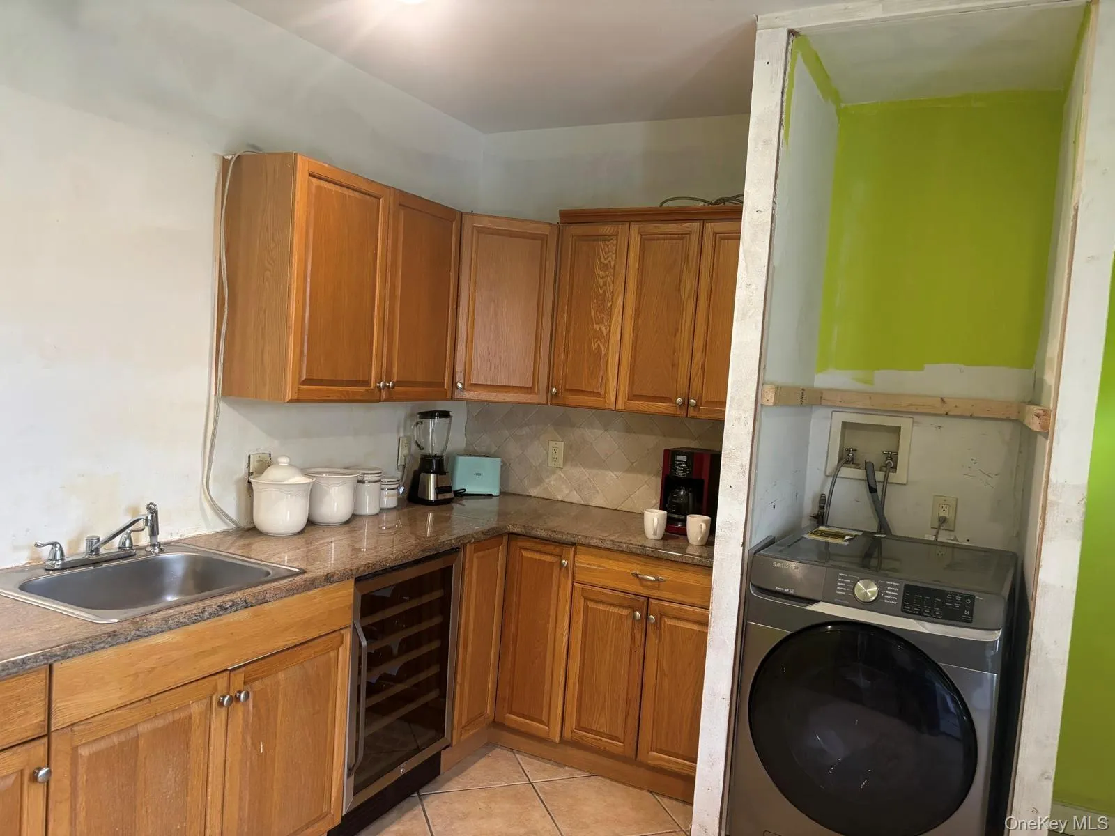 121-13 Hillside Avenue, New York, NY, 4 Bedrooms Bedrooms, 8 Rooms Rooms,1 BathroomBathrooms,Residential,For Rent,Hillside,0,1048250 121-13 Hillside Avenue, New York, NY, 4 Bedrooms Bedrooms, 8 Rooms Rooms,1 BathroomBathrooms,Residential,For Rent,Hillside,0,1048250