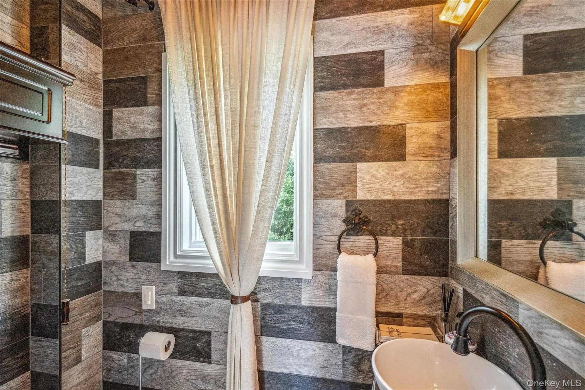 Powder Room Powder Room