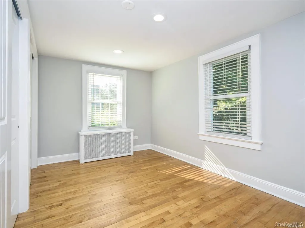 63 Elm Avenue, Glen Cove, NY, 2 Bedrooms Bedrooms, 4 Rooms Rooms,1 BathroomBathrooms,Residential Lease,For Rent,Elm,0,1048267 63 Elm Avenue, Glen Cove, NY, 2 Bedrooms Bedrooms, 4 Rooms Rooms,1 BathroomBathrooms,Residential Lease,For Rent,Elm,0,1048267
