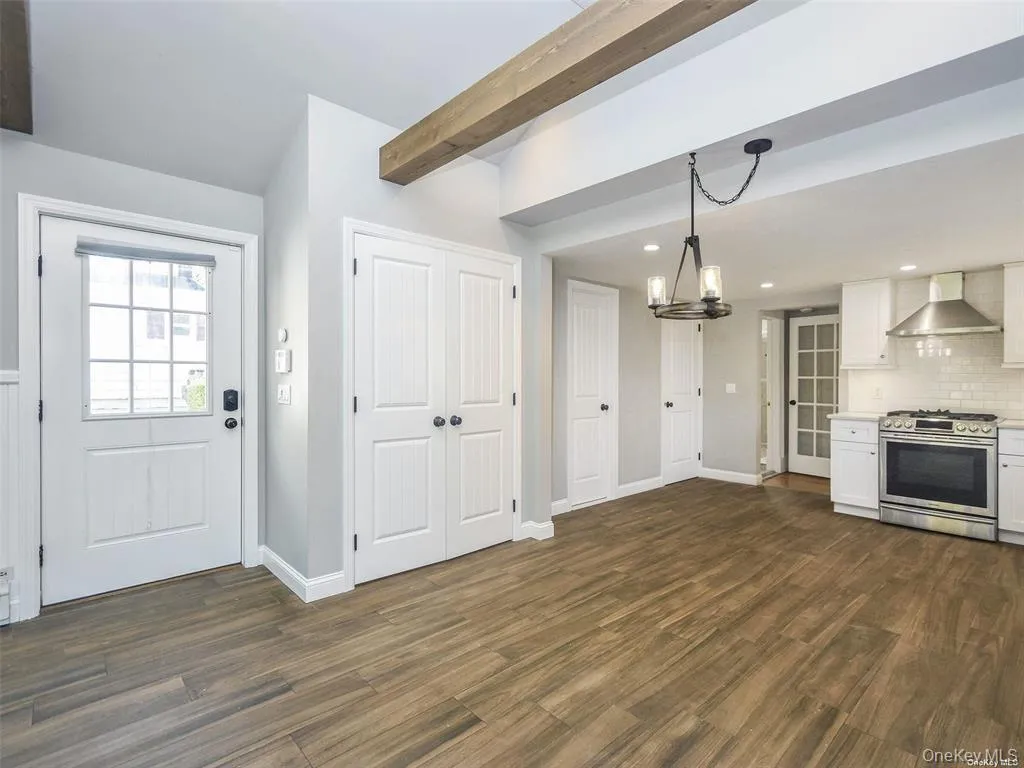 63 Elm Avenue, Glen Cove, NY, 2 Bedrooms Bedrooms, 4 Rooms Rooms,1 BathroomBathrooms,Residential Lease,For Rent,Elm,0,1048267 63 Elm Avenue, Glen Cove, NY, 2 Bedrooms Bedrooms, 4 Rooms Rooms,1 BathroomBathrooms,Residential Lease,For Rent,Elm,0,1048267