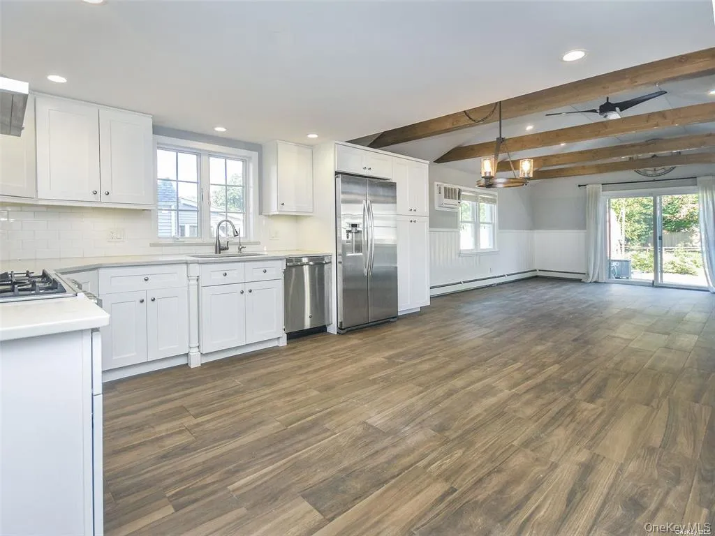 63 Elm Avenue, Glen Cove, NY, 2 Bedrooms Bedrooms, 4 Rooms Rooms,1 BathroomBathrooms,Residential Lease,For Rent,Elm,0,1048267 63 Elm Avenue, Glen Cove, NY, 2 Bedrooms Bedrooms, 4 Rooms Rooms,1 BathroomBathrooms,Residential Lease,For Rent,Elm,0,1048267