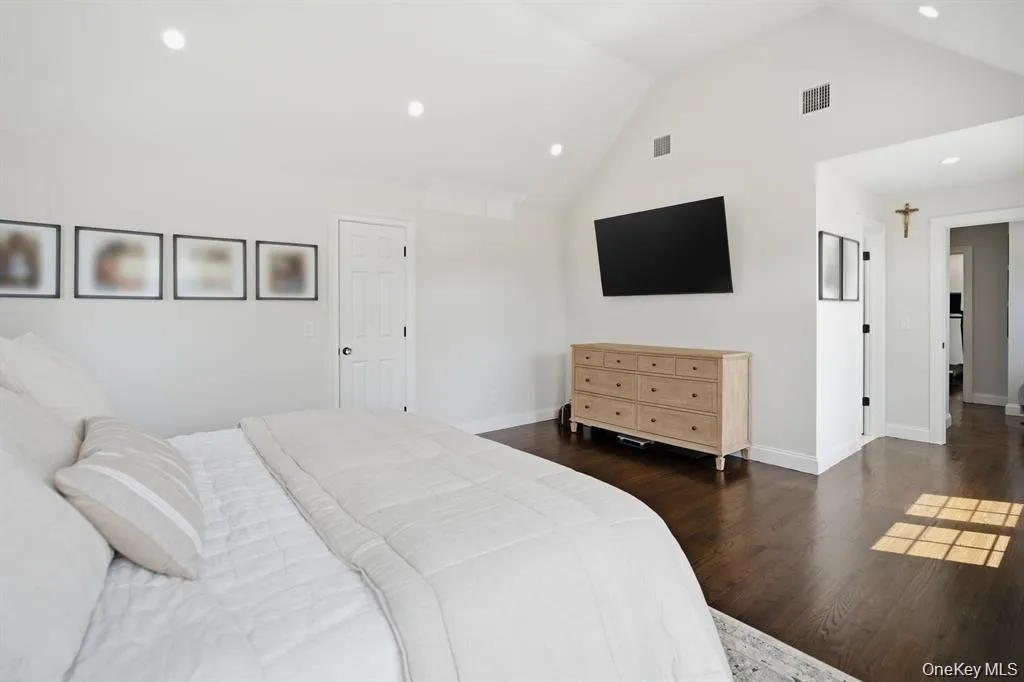 703 Peter Paul Drive, Islip, NY, 5 Bedrooms Bedrooms, 12 Rooms Rooms,3 BathroomsBathrooms,Residential,For Rent,Peter Paul,0,1048270 703 Peter Paul Drive, Islip, NY, 5 Bedrooms Bedrooms, 12 Rooms Rooms,3 BathroomsBathrooms,Residential,For Rent,Peter Paul,0,1048270