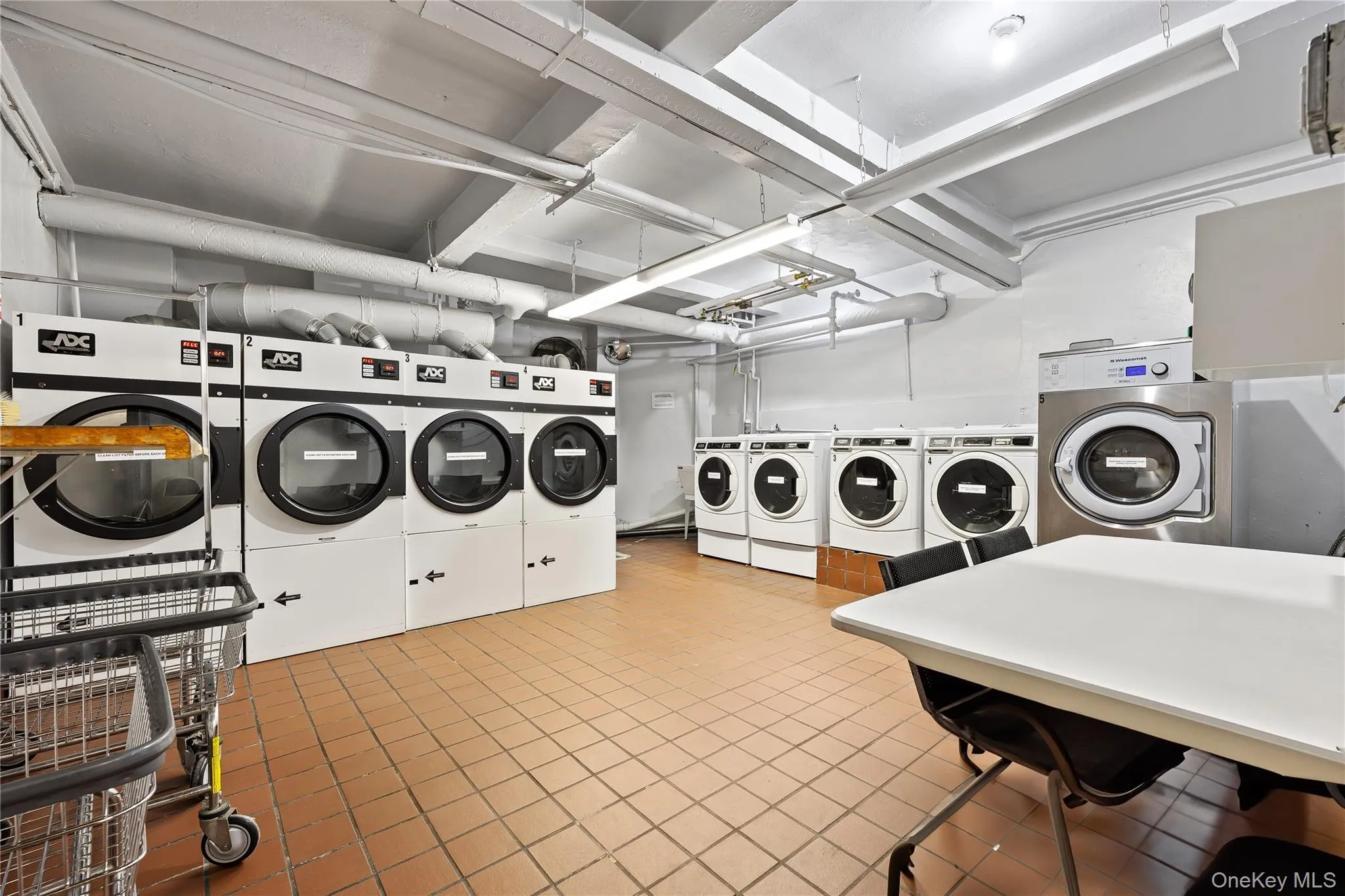 35-35 75th Street, New York, NY, 3 Rooms Rooms,1 BathroomBathrooms,Residential,For Rent,75th,0,1048275 35-35 75th Street, New York, NY, 3 Rooms Rooms,1 BathroomBathrooms,Residential,For Rent,75th,0,1048275
