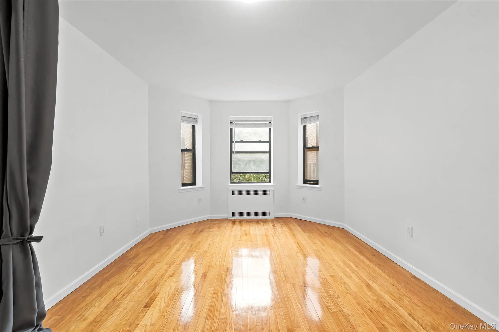 35-35 75th Street, New York, NY, 3 Rooms Rooms,1 BathroomBathrooms,Residential,For Rent,75th,0,1048275 35-35 75th Street, New York, NY, 3 Rooms Rooms,1 BathroomBathrooms,Residential,For Rent,75th,0,1048275