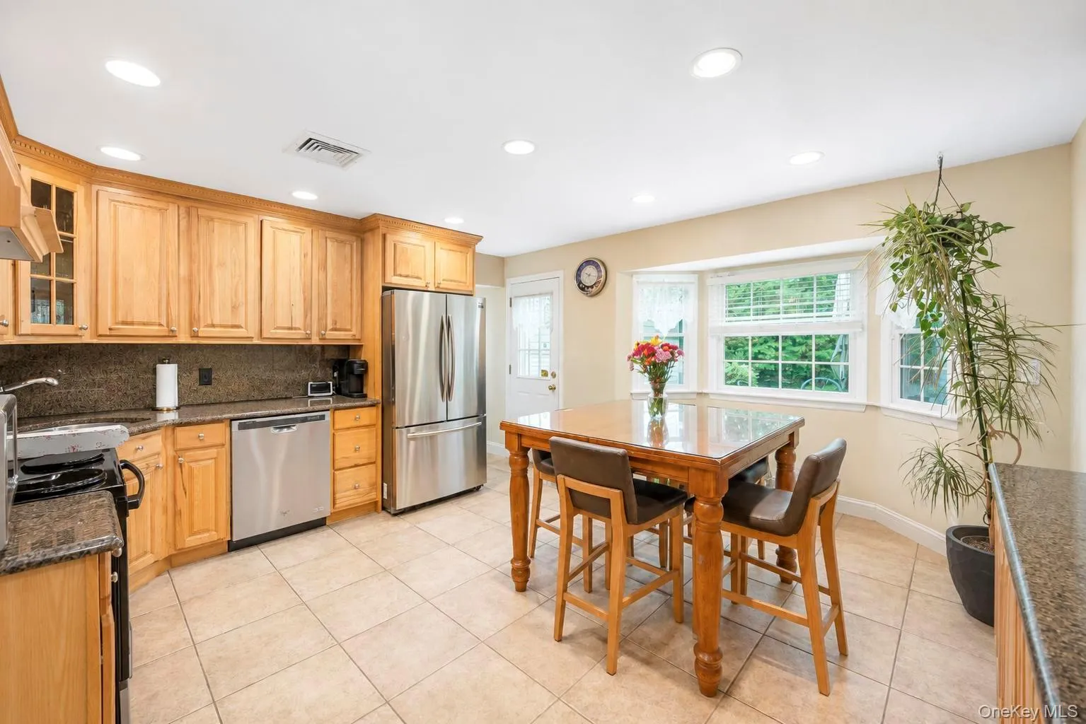 124 Bayview Drive, Islip, NY, 5 Bedrooms Bedrooms, 11 Rooms Rooms,3 BathroomsBathrooms,Residential,For Rent,Bayview,0,1048277 124 Bayview Drive, Islip, NY, 5 Bedrooms Bedrooms, 11 Rooms Rooms,3 BathroomsBathrooms,Residential,For Rent,Bayview,0,1048277