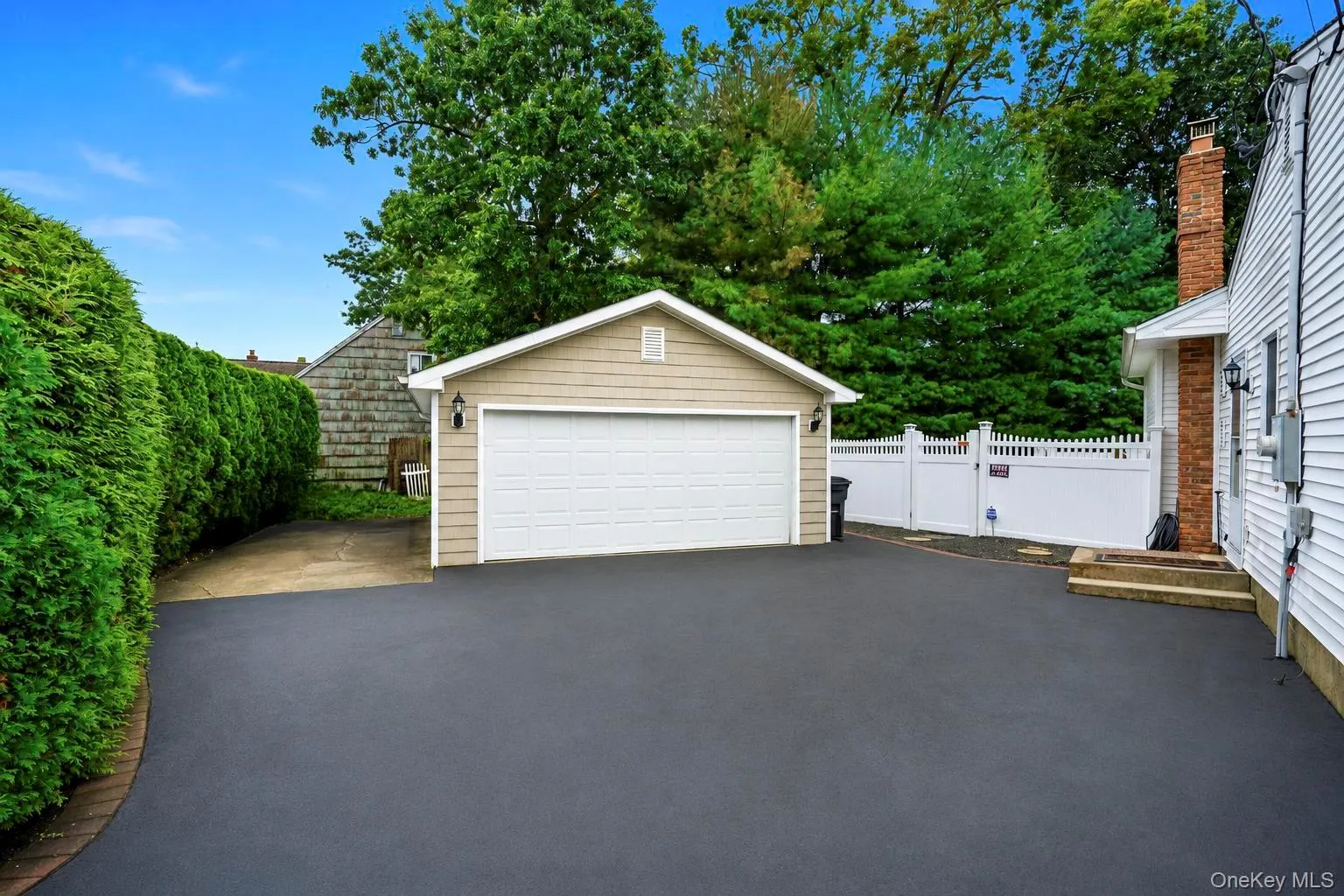 124 Bayview Drive, Islip, NY, 5 Bedrooms Bedrooms, 11 Rooms Rooms,3 BathroomsBathrooms,Residential,For Rent,Bayview,0,1048277 124 Bayview Drive, Islip, NY, 5 Bedrooms Bedrooms, 11 Rooms Rooms,3 BathroomsBathrooms,Residential,For Rent,Bayview,0,1048277