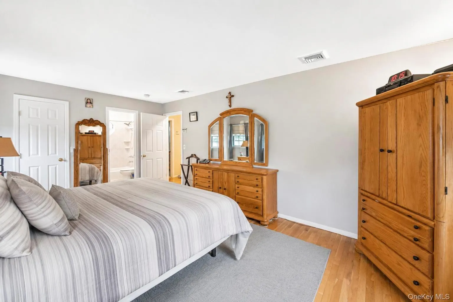 124 Bayview Drive, Islip, NY, 5 Bedrooms Bedrooms, 11 Rooms Rooms,3 BathroomsBathrooms,Residential,For Rent,Bayview,0,1048277 124 Bayview Drive, Islip, NY, 5 Bedrooms Bedrooms, 11 Rooms Rooms,3 BathroomsBathrooms,Residential,For Rent,Bayview,0,1048277