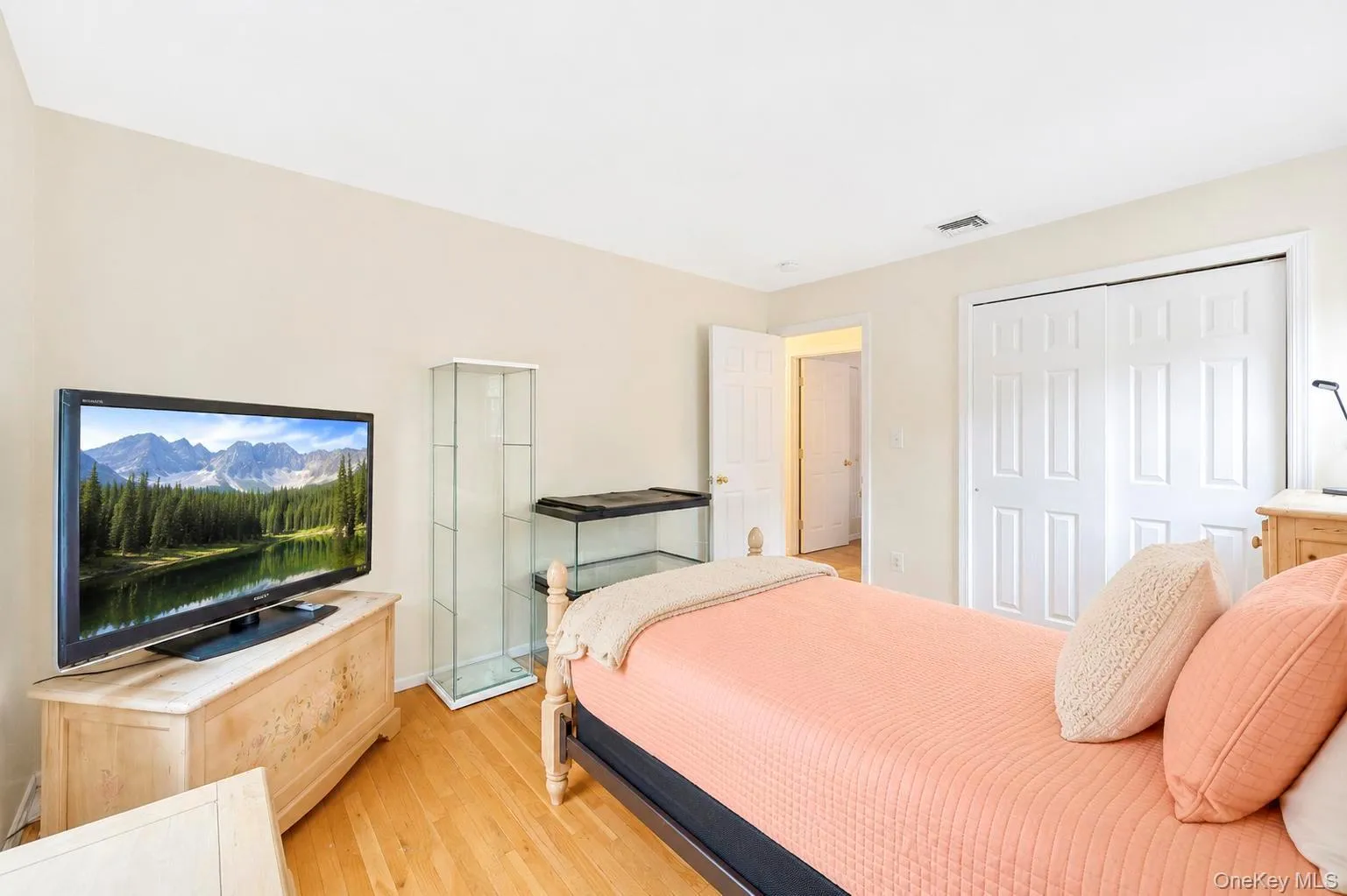 124 Bayview Drive, Islip, NY, 5 Bedrooms Bedrooms, 11 Rooms Rooms,3 BathroomsBathrooms,Residential,For Rent,Bayview,0,1048277 124 Bayview Drive, Islip, NY, 5 Bedrooms Bedrooms, 11 Rooms Rooms,3 BathroomsBathrooms,Residential,For Rent,Bayview,0,1048277