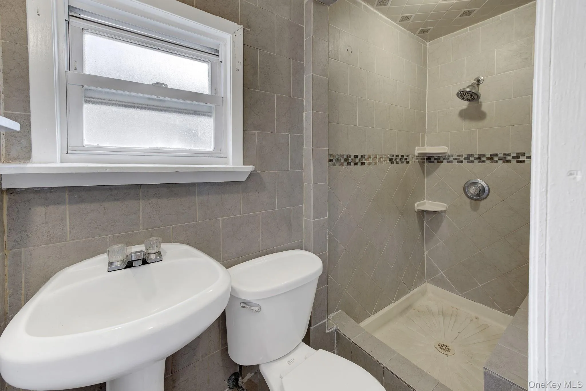 104 Pennywood Avenue, Hempstead, NY, 3 Bedrooms Bedrooms, 6 Rooms Rooms,2 BathroomsBathrooms,Residential,For Rent,Pennywood,0,1048281 104 Pennywood Avenue, Hempstead, NY, 3 Bedrooms Bedrooms, 6 Rooms Rooms,2 BathroomsBathrooms,Residential,For Rent,Pennywood,0,1048281