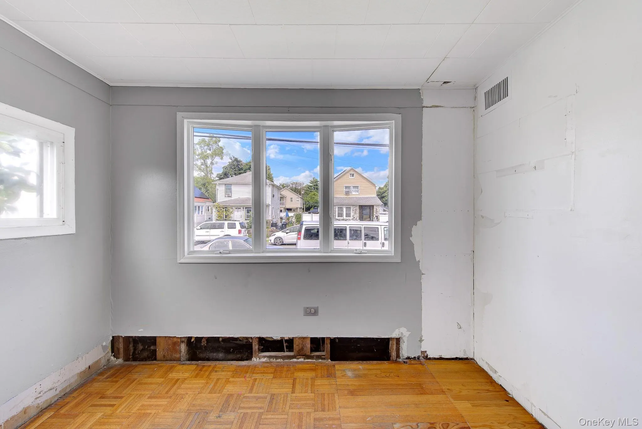 104 Pennywood Avenue, Hempstead, NY, 3 Bedrooms Bedrooms, 6 Rooms Rooms,2 BathroomsBathrooms,Residential,For Rent,Pennywood,0,1048281 104 Pennywood Avenue, Hempstead, NY, 3 Bedrooms Bedrooms, 6 Rooms Rooms,2 BathroomsBathrooms,Residential,For Rent,Pennywood,0,1048281