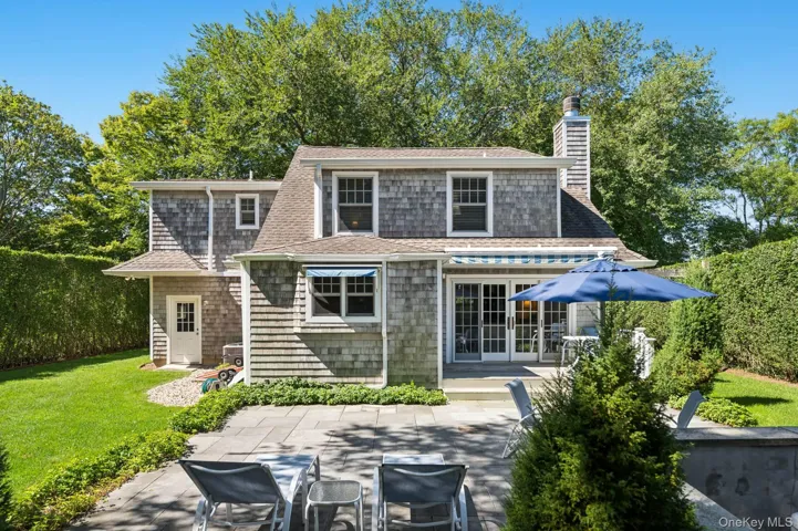 200 Little Plains Road, Southampton, New York 11968