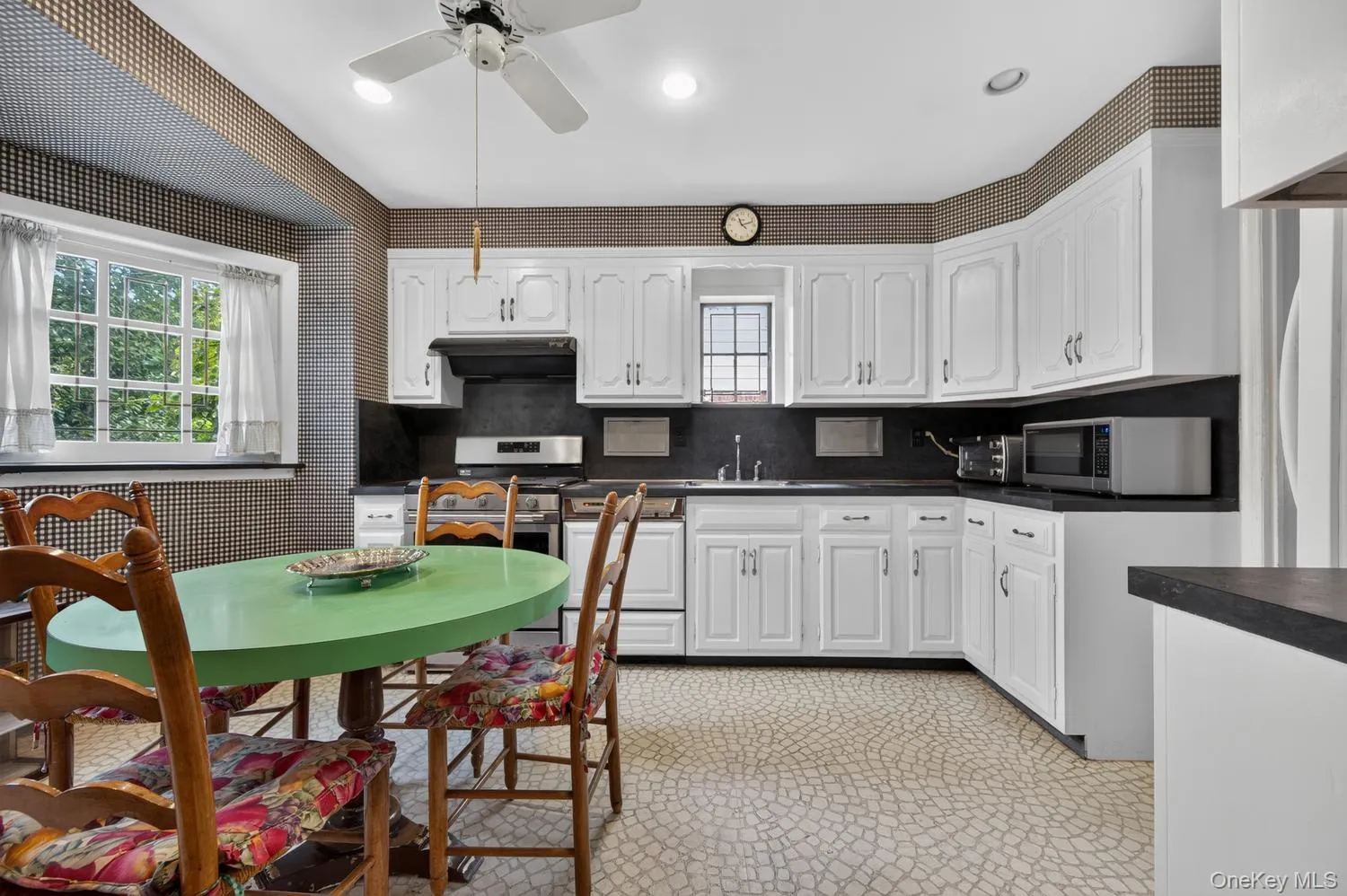 85-22 213th Street, New York, NY, 3 Bedrooms Bedrooms, 9 Rooms Rooms,1 BathroomBathrooms,Residential,For Rent,213th,0,1048294 85-22 213th Street, New York, NY, 3 Bedrooms Bedrooms, 9 Rooms Rooms,1 BathroomBathrooms,Residential,For Rent,213th,0,1048294