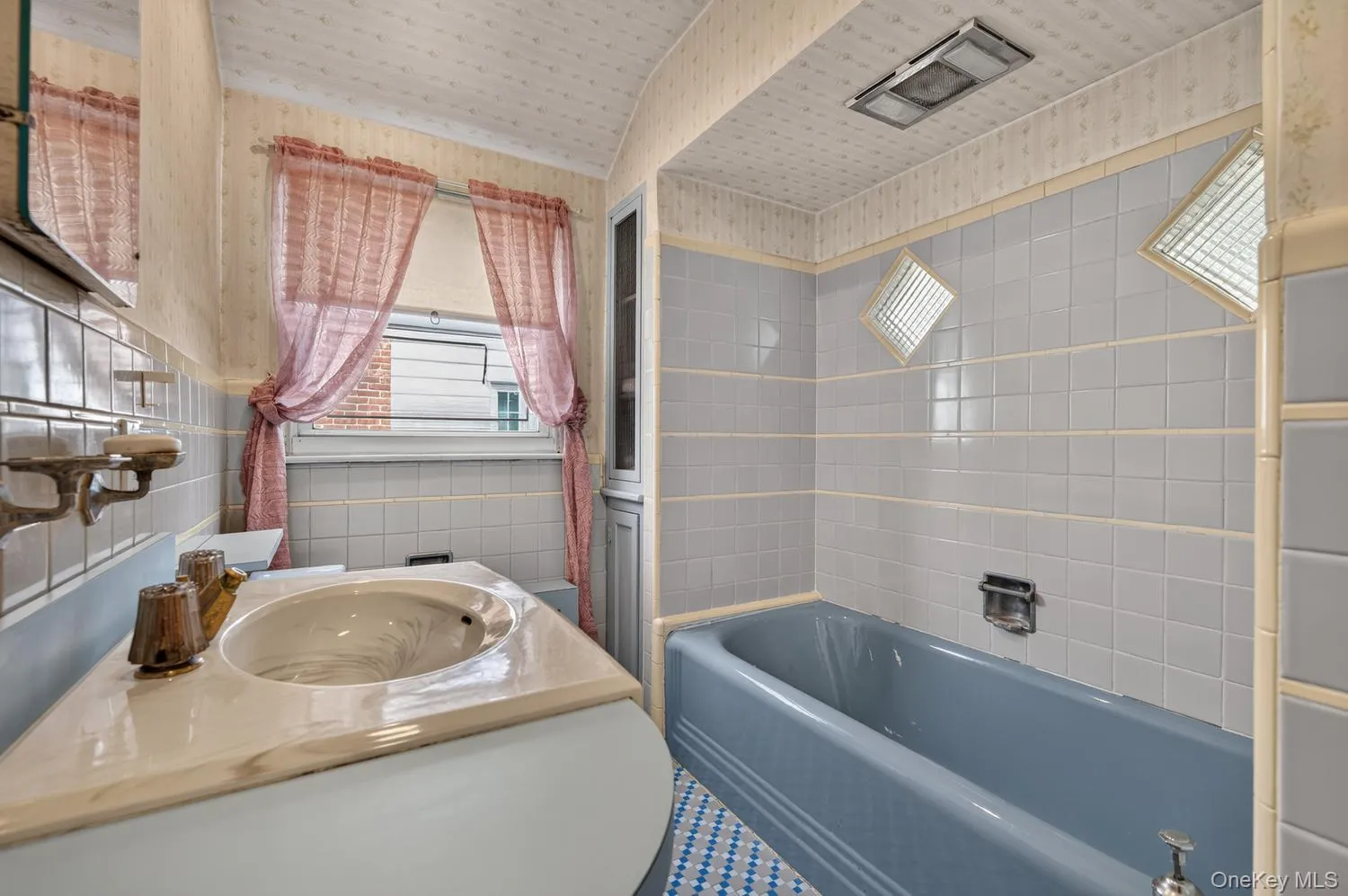 85-22 213th Street, New York, NY, 3 Bedrooms Bedrooms, 9 Rooms Rooms,1 BathroomBathrooms,Residential,For Rent,213th,0,1048294 85-22 213th Street, New York, NY, 3 Bedrooms Bedrooms, 9 Rooms Rooms,1 BathroomBathrooms,Residential,For Rent,213th,0,1048294