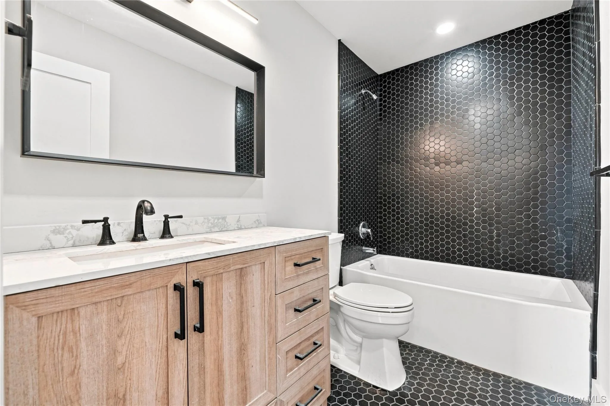 13 Campbell Lane, Islip, NY, 3 Bedrooms Bedrooms, 8 Rooms Rooms,2 BathroomsBathrooms,Residential,For Rent,Campbell,0,1048295 13 Campbell Lane, Islip, NY, 3 Bedrooms Bedrooms, 8 Rooms Rooms,2 BathroomsBathrooms,Residential,For Rent,Campbell,0,1048295