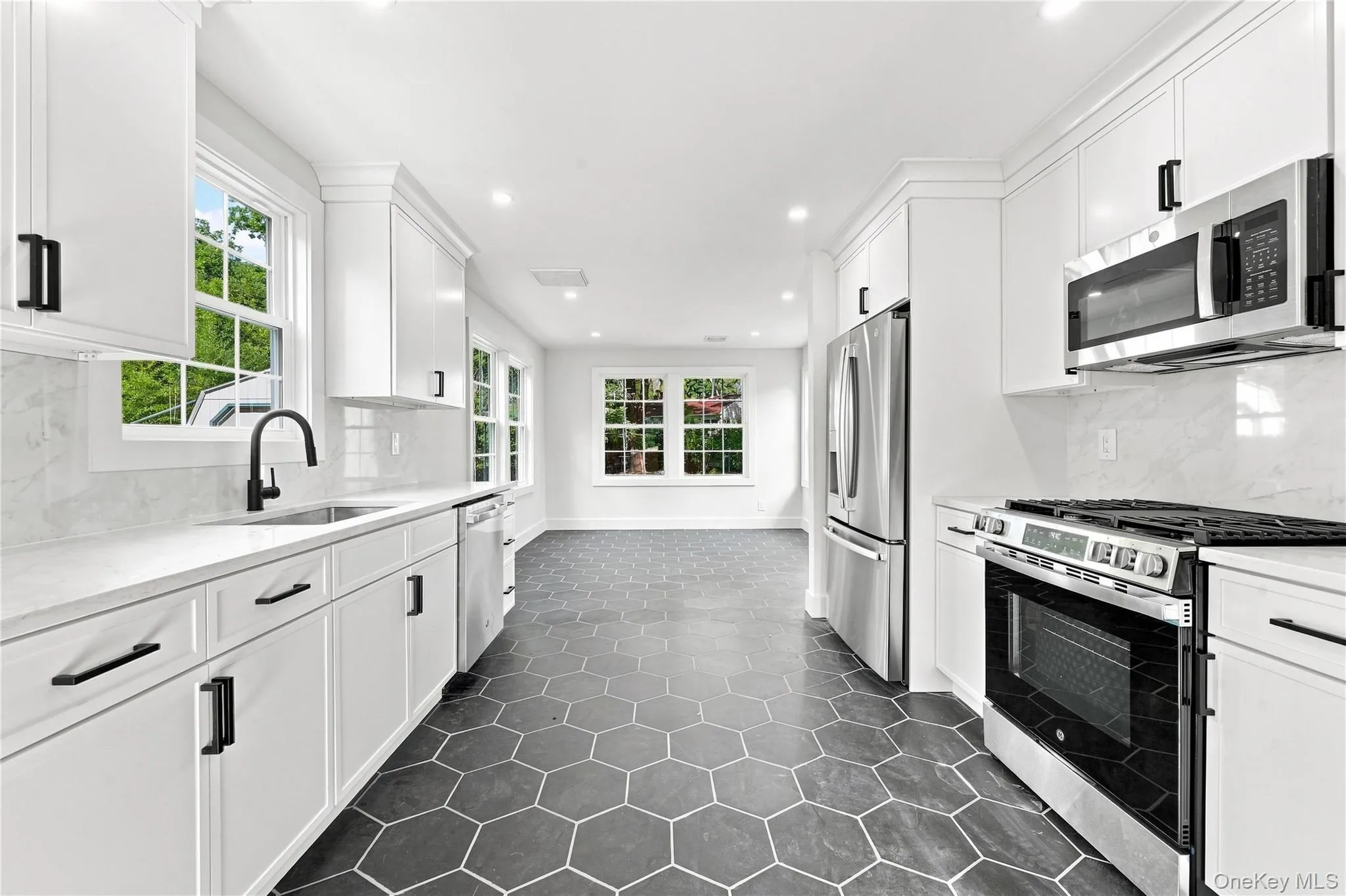 13 Campbell Lane, Islip, NY, 3 Bedrooms Bedrooms, 8 Rooms Rooms,2 BathroomsBathrooms,Residential,For Rent,Campbell,0,1048295 13 Campbell Lane, Islip, NY, 3 Bedrooms Bedrooms, 8 Rooms Rooms,2 BathroomsBathrooms,Residential,For Rent,Campbell,0,1048295
