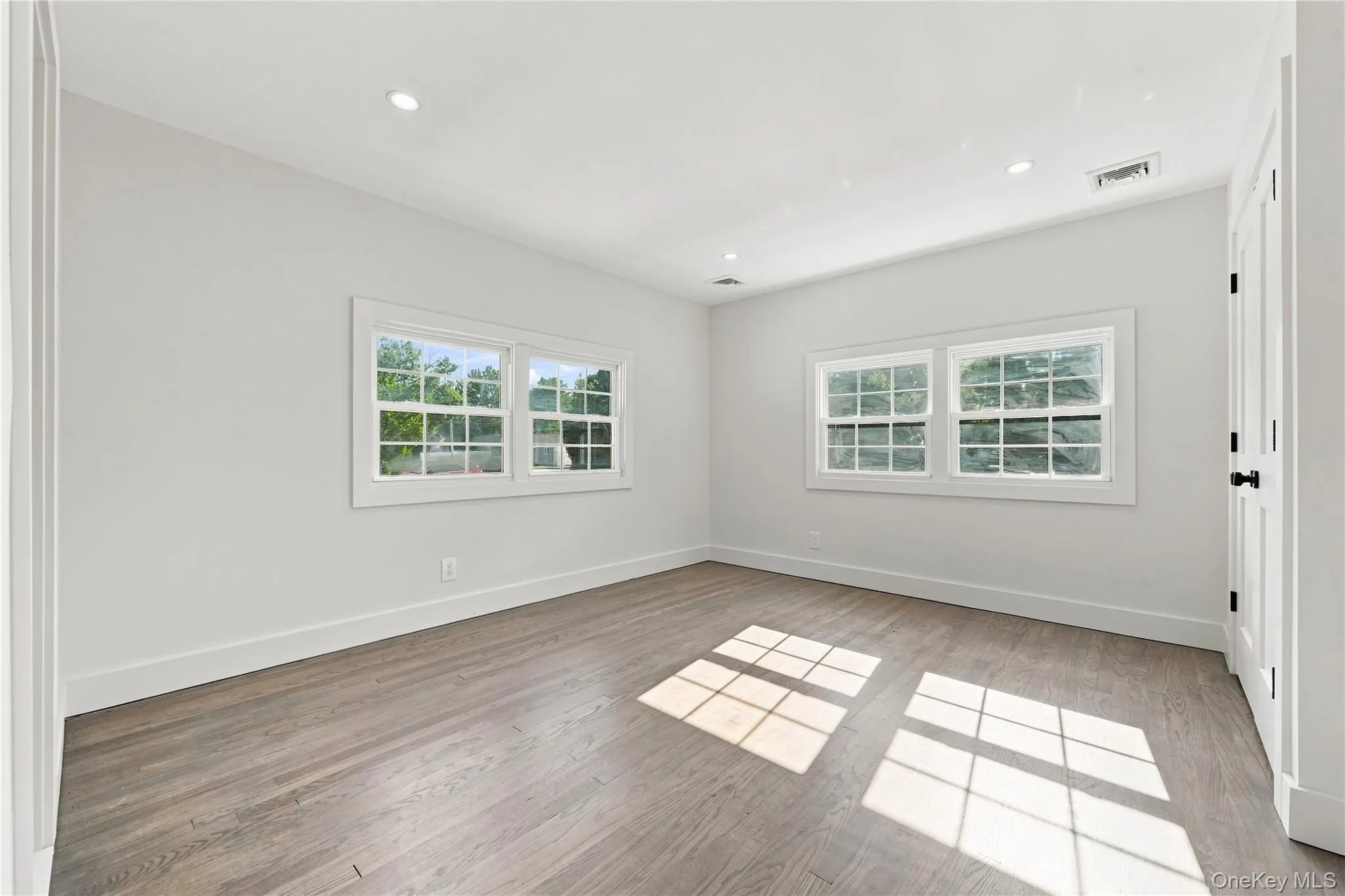 13 Campbell Lane, Islip, NY, 3 Bedrooms Bedrooms, 8 Rooms Rooms,2 BathroomsBathrooms,Residential,For Rent,Campbell,0,1048295 13 Campbell Lane, Islip, NY, 3 Bedrooms Bedrooms, 8 Rooms Rooms,2 BathroomsBathrooms,Residential,For Rent,Campbell,0,1048295