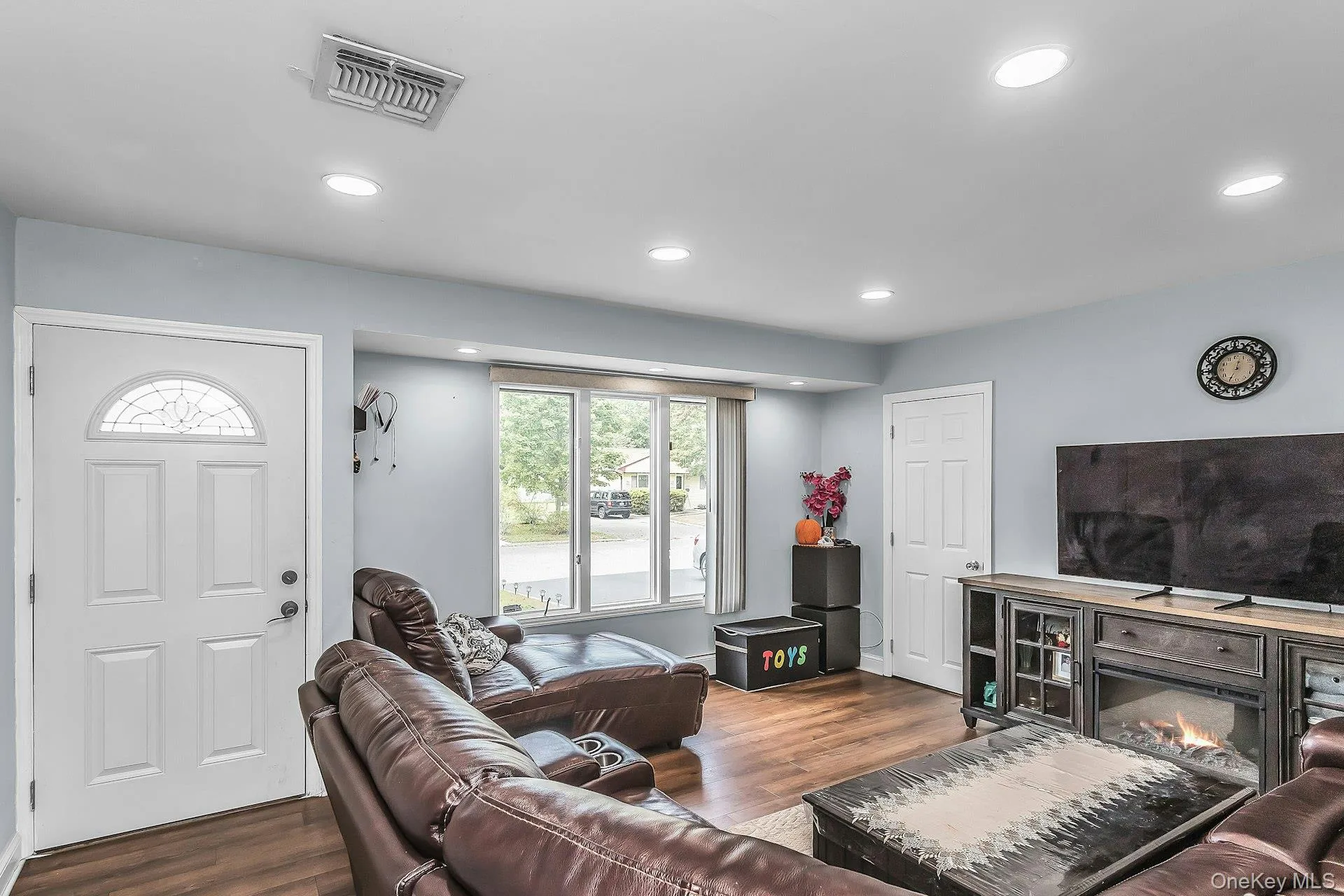 2911 Eagle Avenue, Brookhaven, NY, 4 Bedrooms Bedrooms, 8 Rooms Rooms,3 BathroomsBathrooms,Residential,For Rent,Eagle,0,1048297 2911 Eagle Avenue, Brookhaven, NY, 4 Bedrooms Bedrooms, 8 Rooms Rooms,3 BathroomsBathrooms,Residential,For Rent,Eagle,0,1048297