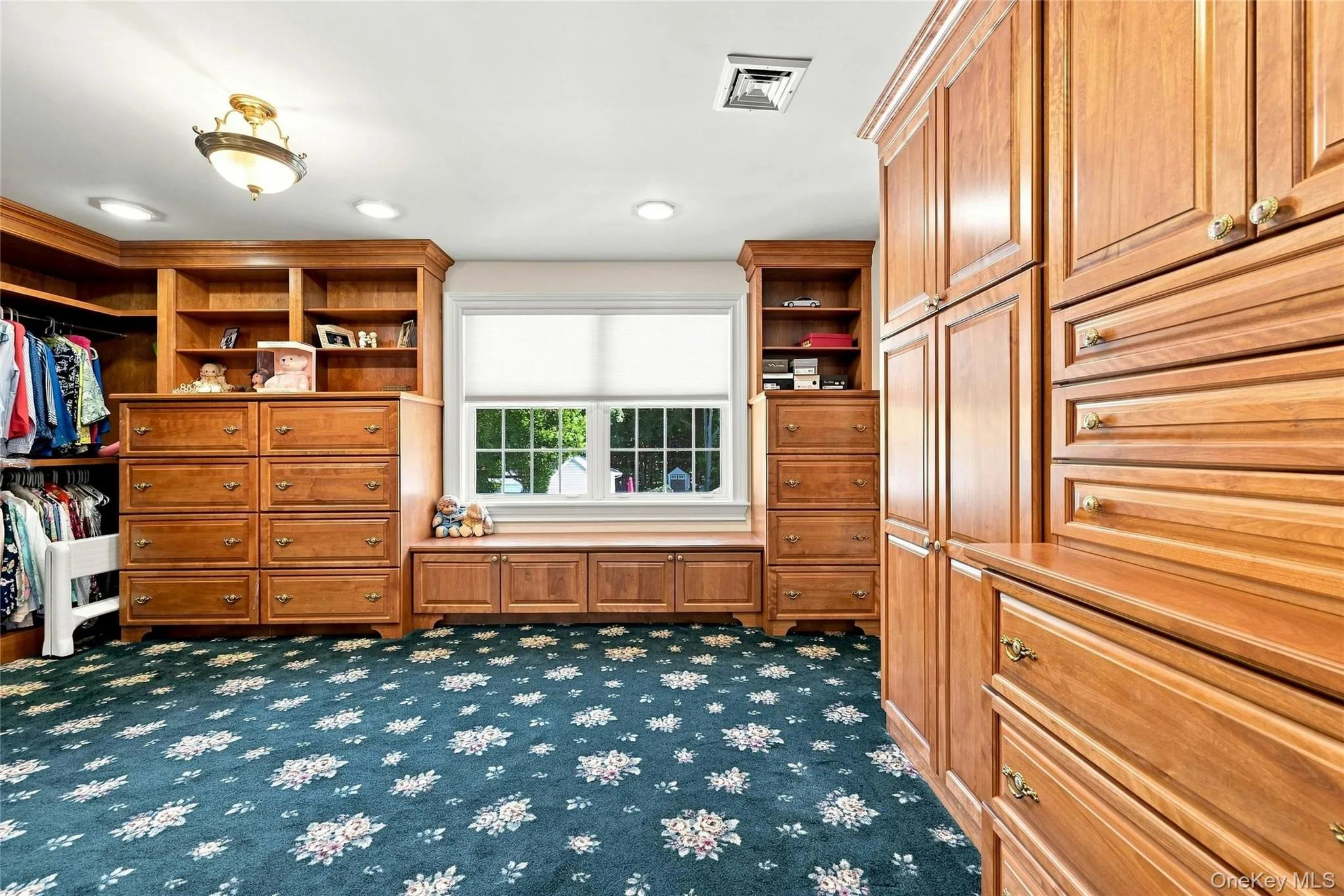 3 Crescent Drive, Huntington, NY, 5 Bedrooms Bedrooms, 12 Rooms Rooms,5 BathroomsBathrooms,Residential,For Rent,Crescent,0,1048300 3 Crescent Drive, Huntington, NY, 5 Bedrooms Bedrooms, 12 Rooms Rooms,5 BathroomsBathrooms,Residential,For Rent,Crescent,0,1048300