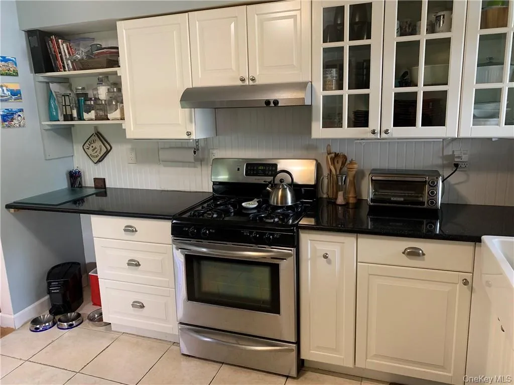 60 Park Drive, Mount Kisco, NY, 2 Bedrooms Bedrooms, 5 Rooms Rooms,1 BathroomBathrooms,Residential Lease,For Rent,Park,0,1048301 60 Park Drive, Mount Kisco, NY, 2 Bedrooms Bedrooms, 5 Rooms Rooms,1 BathroomBathrooms,Residential Lease,For Rent,Park,0,1048301