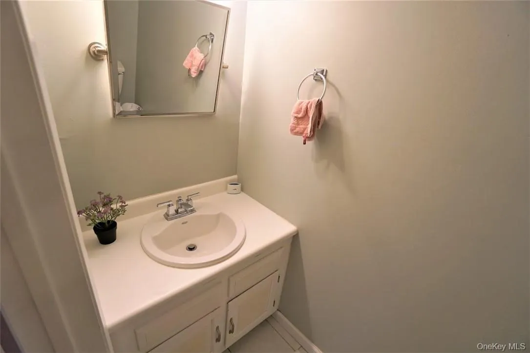 60 Park Drive, Mount Kisco, NY, 2 Bedrooms Bedrooms, 5 Rooms Rooms,1 BathroomBathrooms,Residential Lease,For Rent,Park,0,1048301 60 Park Drive, Mount Kisco, NY, 2 Bedrooms Bedrooms, 5 Rooms Rooms,1 BathroomBathrooms,Residential Lease,For Rent,Park,0,1048301