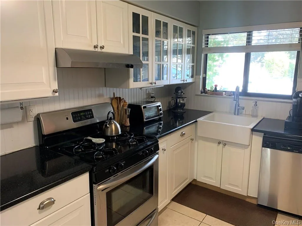 60 Park Drive, Mount Kisco, NY, 2 Bedrooms Bedrooms, 5 Rooms Rooms,1 BathroomBathrooms,Residential Lease,For Rent,Park,0,1048301 60 Park Drive, Mount Kisco, NY, 2 Bedrooms Bedrooms, 5 Rooms Rooms,1 BathroomBathrooms,Residential Lease,For Rent,Park,0,1048301
